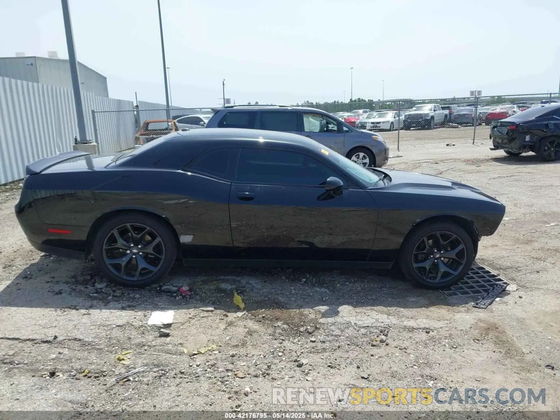 14 Photograph of a damaged car 2C3CDZAG1LH250837 DODGE CHALLENGER 2020