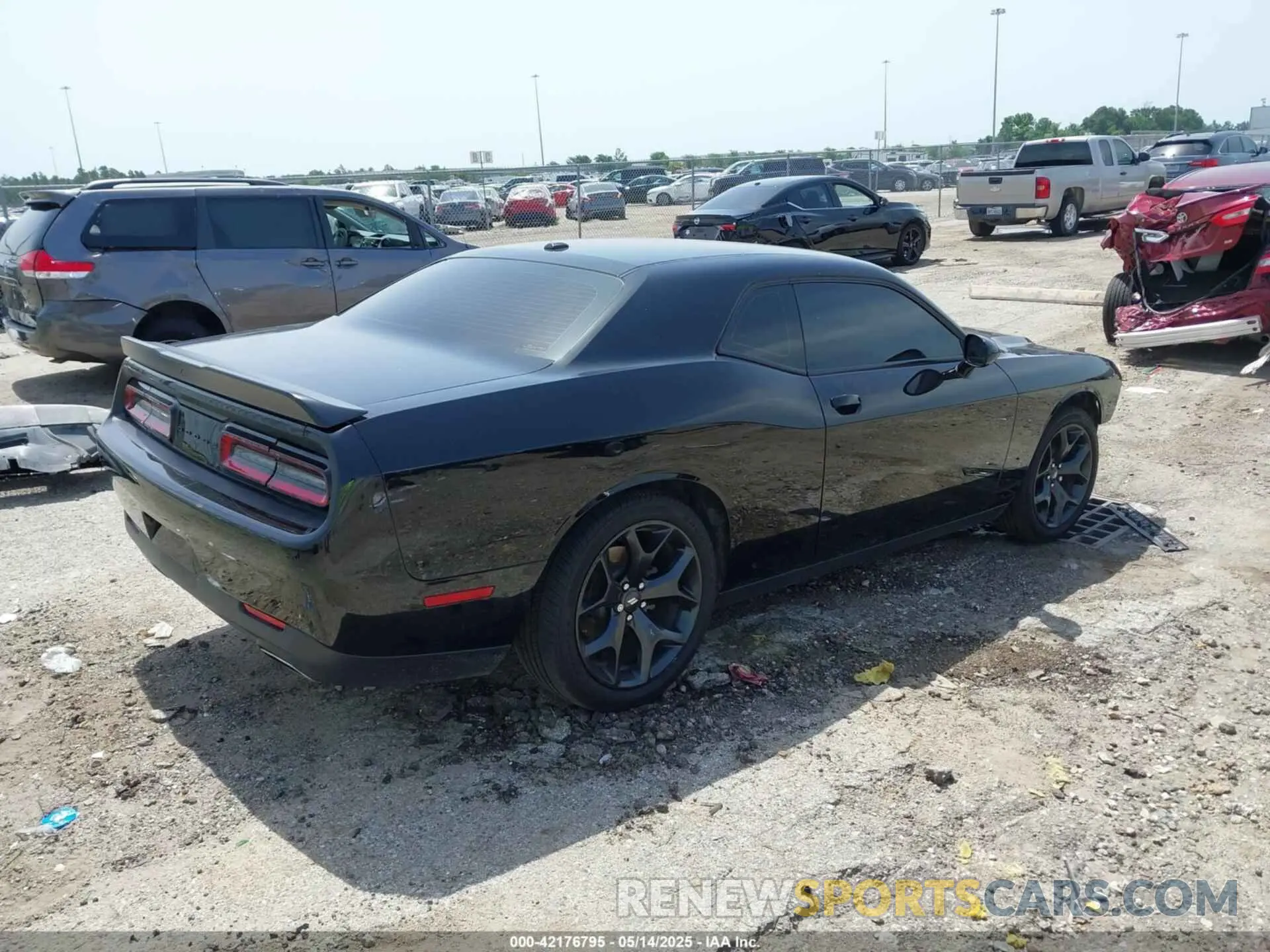 4 Photograph of a damaged car 2C3CDZAG1LH250837 DODGE CHALLENGER 2020