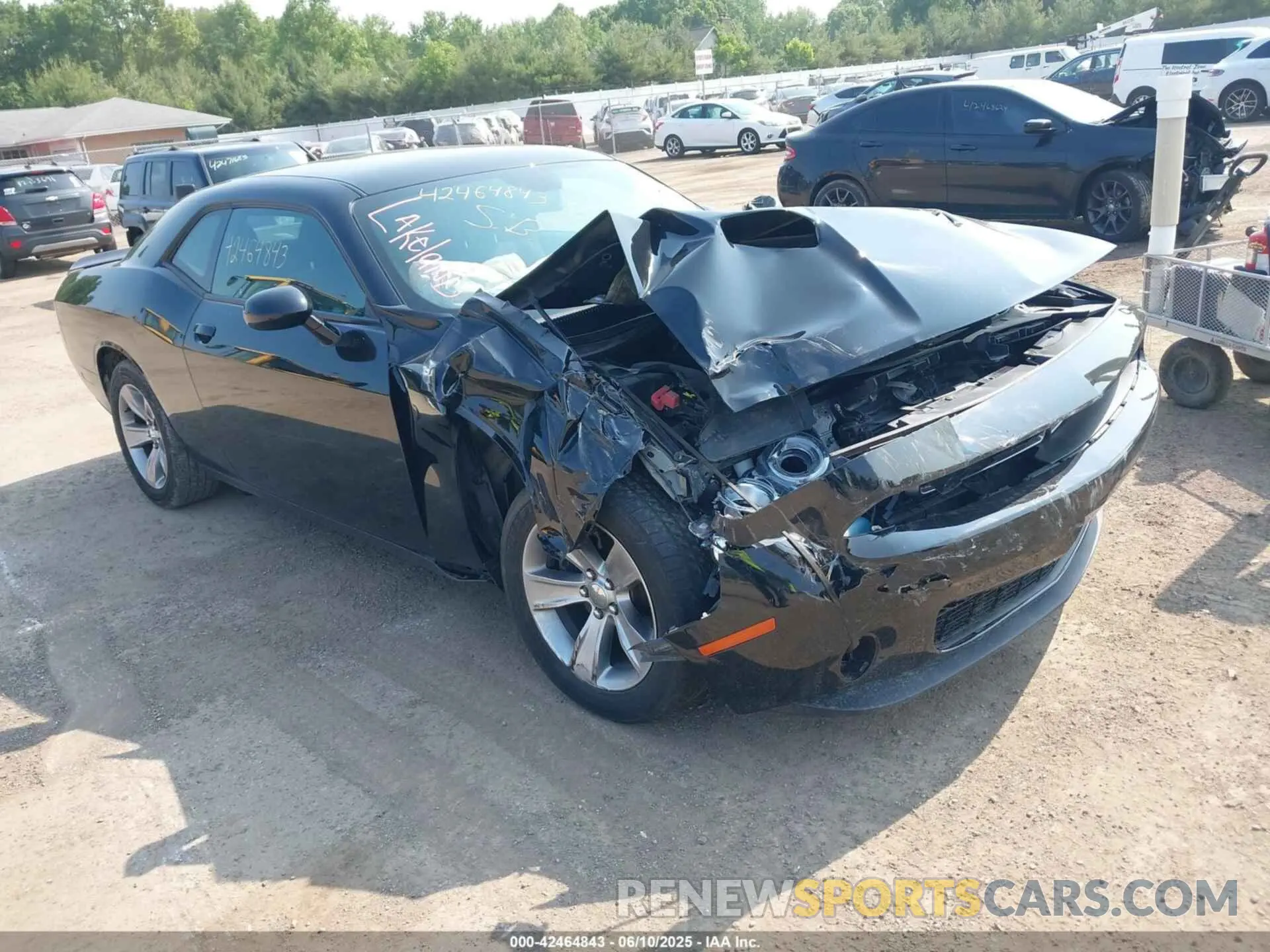 1 Photograph of a damaged car 2C3CDZAG7LH125020 DODGE CHALLENGER 2020