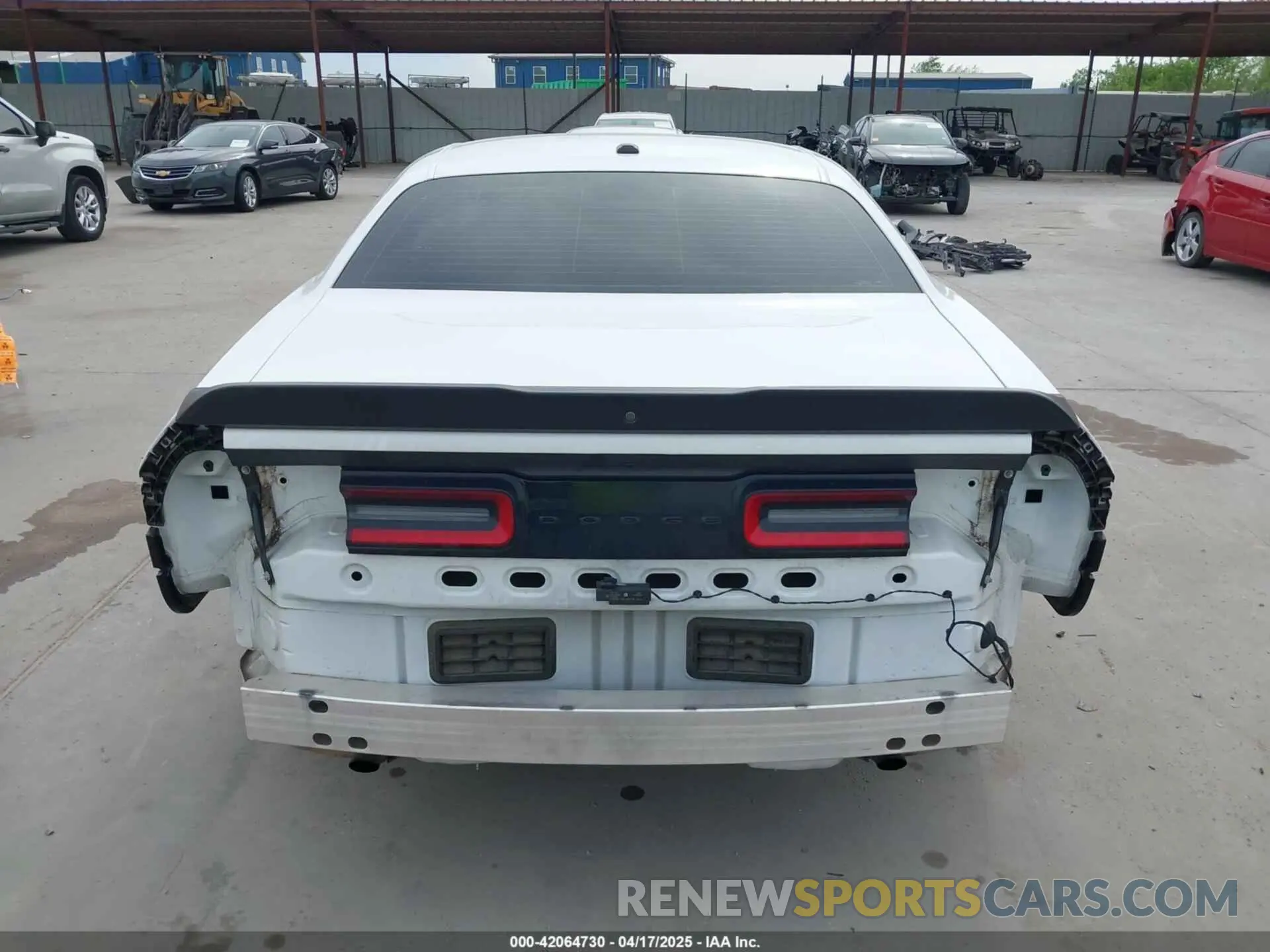 17 Photograph of a damaged car 2C3CDZAG9LH222784 DODGE CHALLENGER 2020