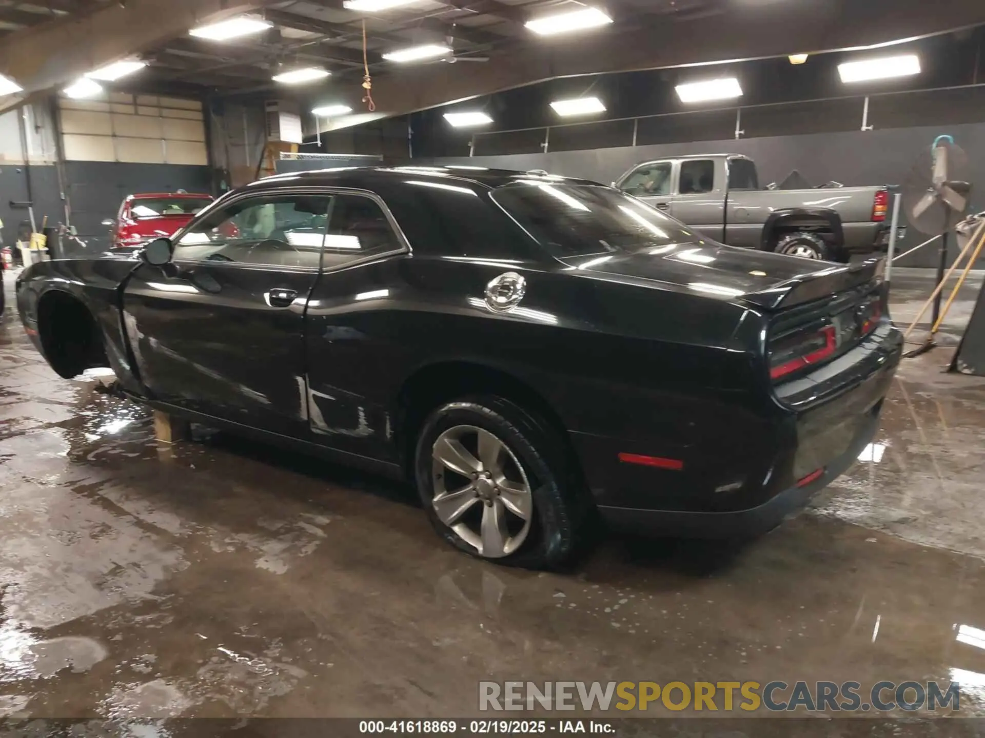 3 Photograph of a damaged car 2C3CDZAGXLH105554 DODGE CHALLENGER 2020