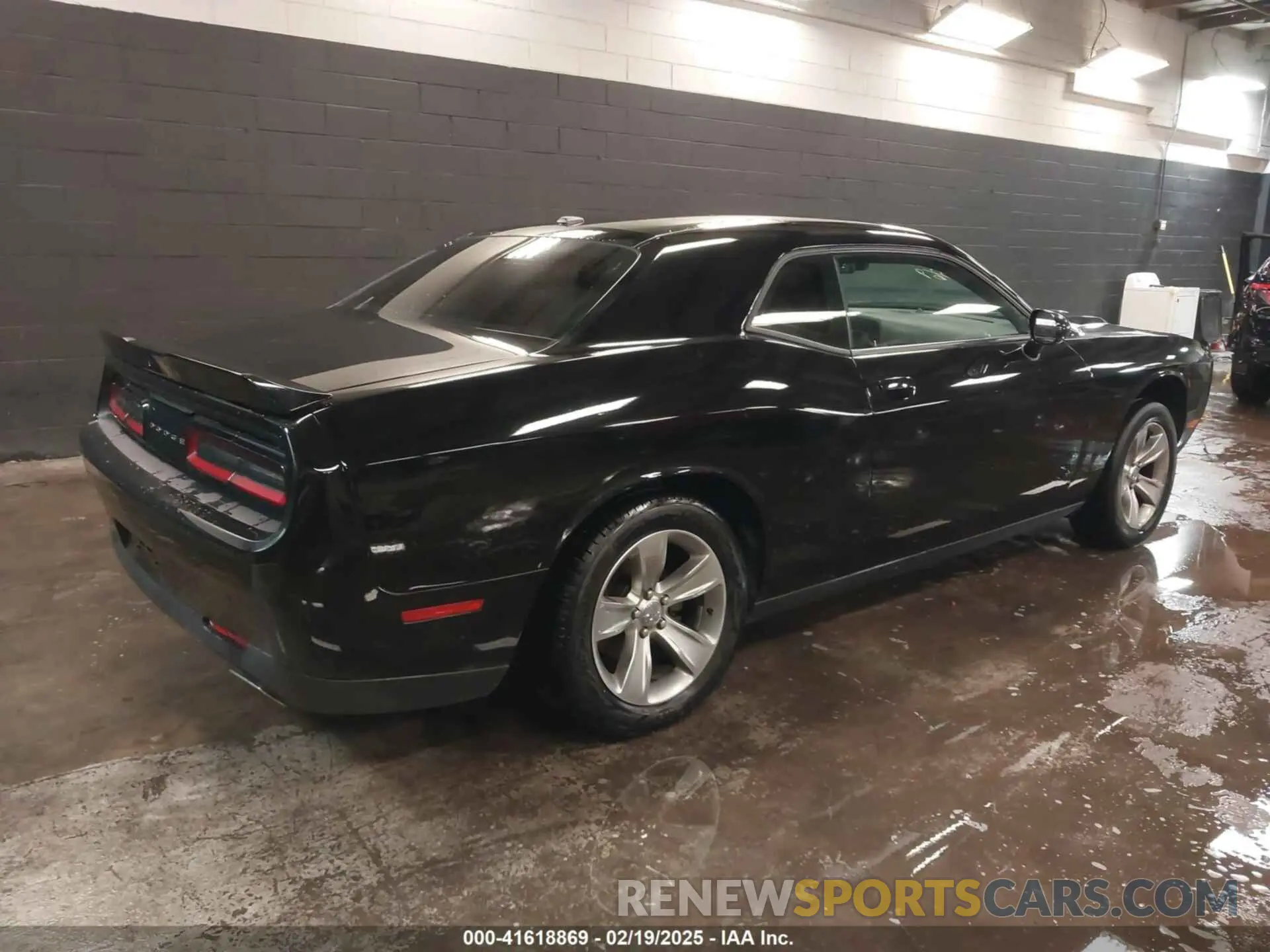 4 Photograph of a damaged car 2C3CDZAGXLH105554 DODGE CHALLENGER 2020