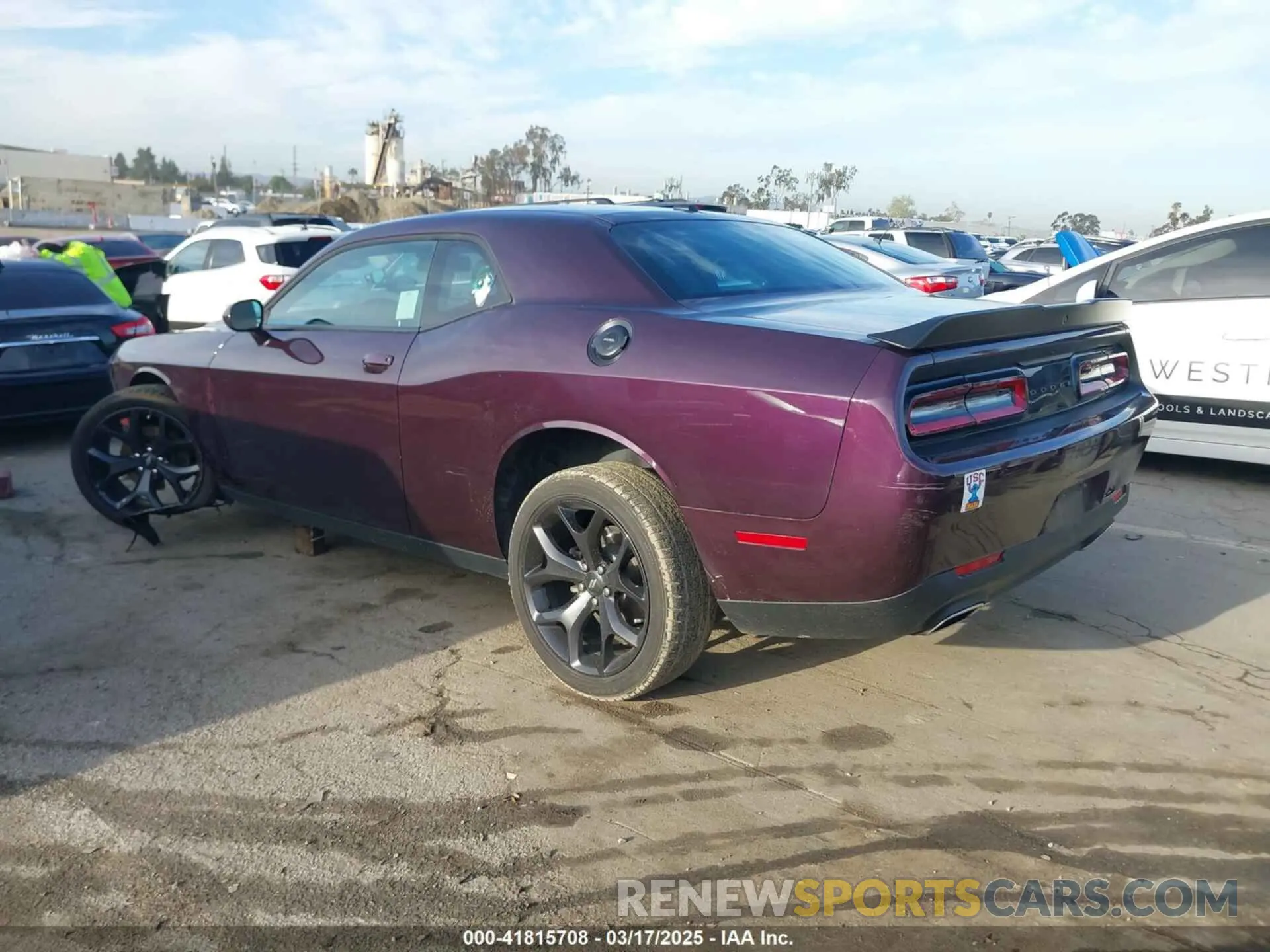 3 Фотография поврежденного автомобиля 2C3CDZAGXLH247306 DODGE CHALLENGER 2020