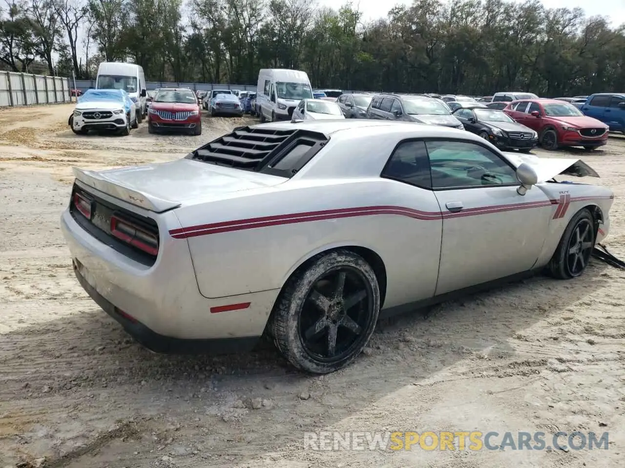 3 Photograph of a damaged car 2C3CDZBT0LH184969 DODGE CHALLENGER 2020