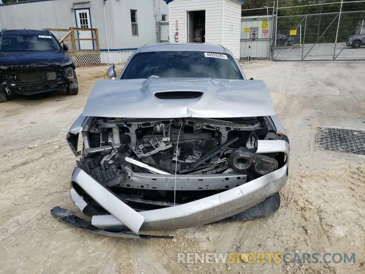 5 Photograph of a damaged car 2C3CDZBT0LH184969 DODGE CHALLENGER 2020