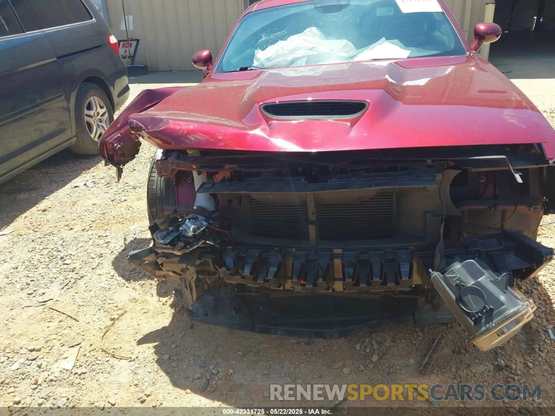17 Photograph of a damaged car 2C3CDZBT3LH119050 DODGE CHALLENGER 2020