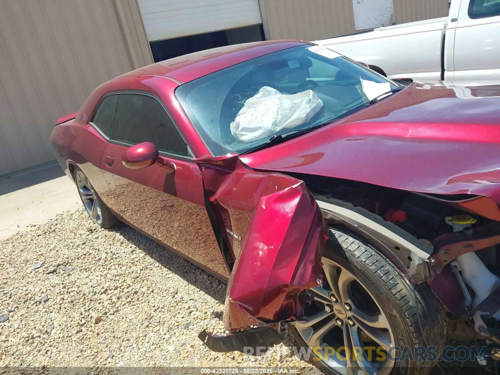 19 Photograph of a damaged car 2C3CDZBT3LH119050 DODGE CHALLENGER 2020
