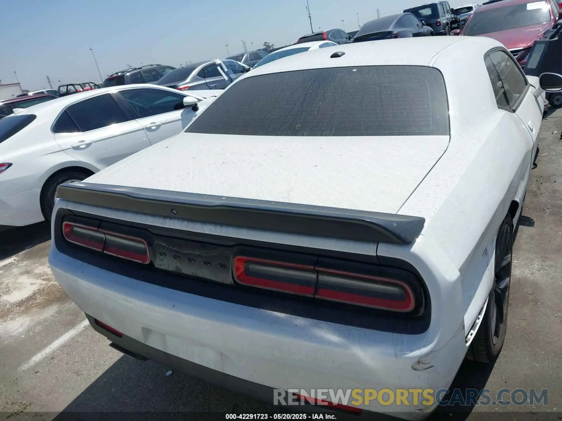 16 Photograph of a damaged car 2C3CDZBT3LH225787 DODGE CHALLENGER 2020