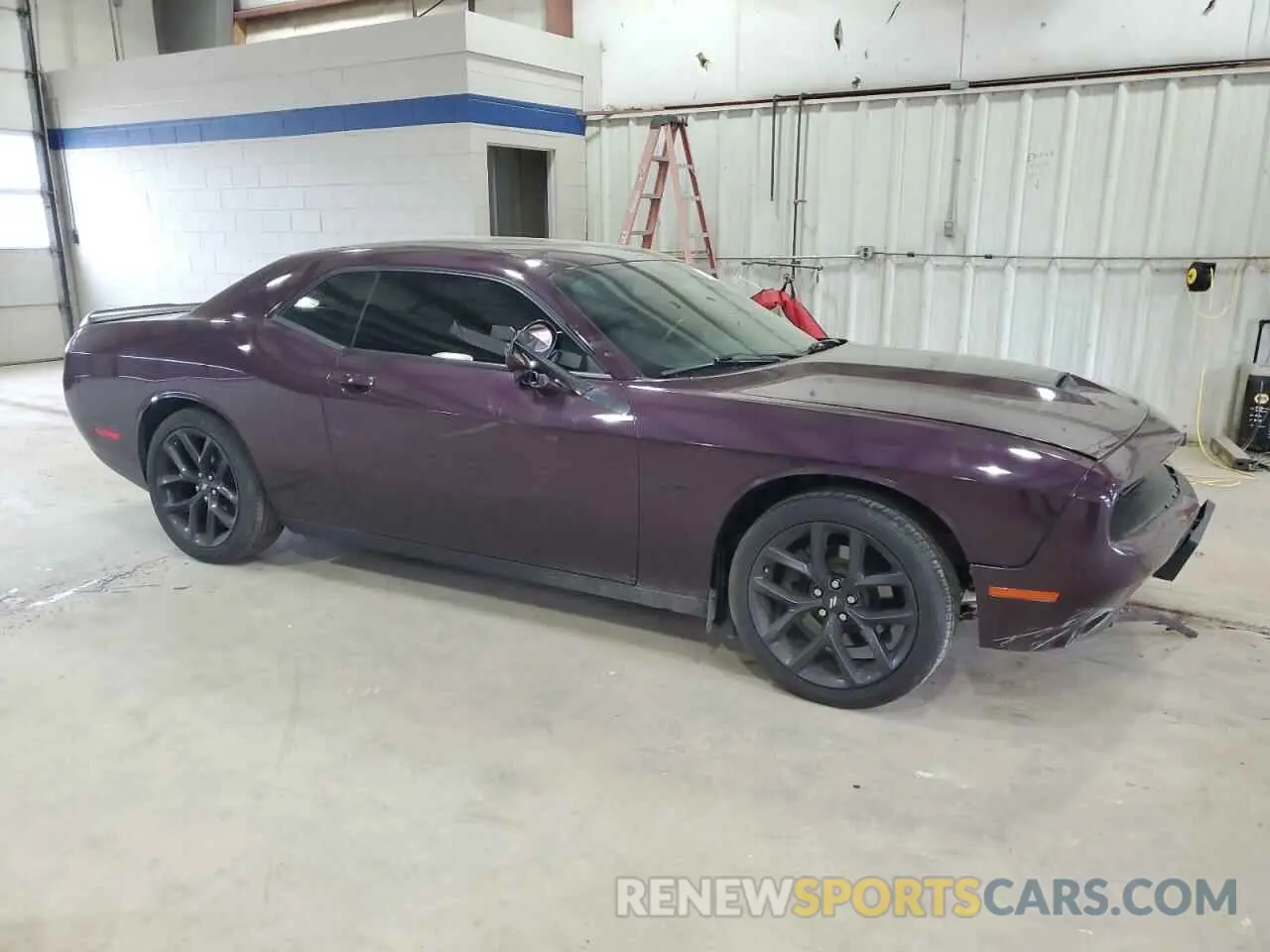 4 Фотография поврежденного автомобиля 2C3CDZBT5LH189780 DODGE CHALLENGER 2020