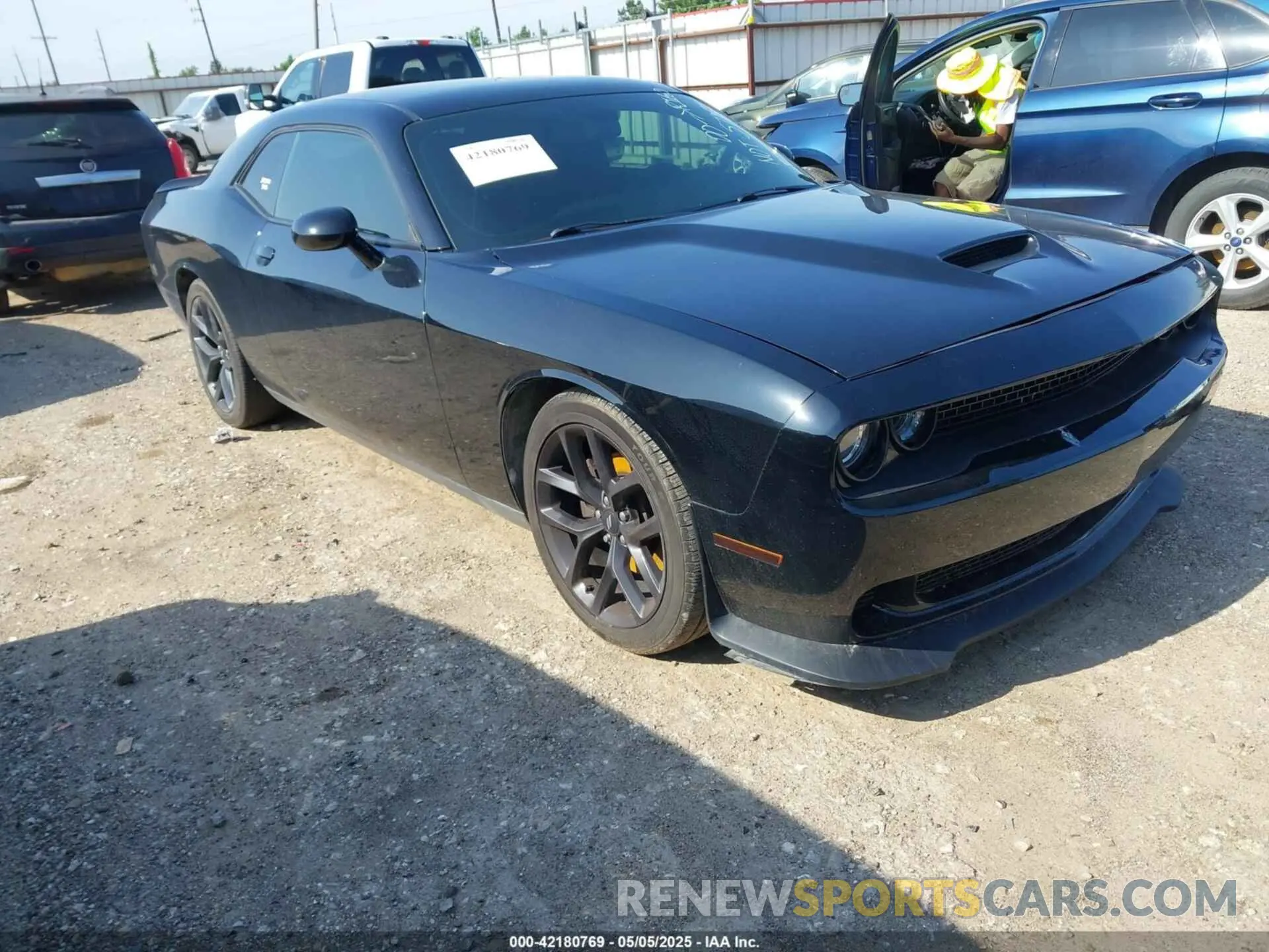 1 Фотография поврежденного автомобиля 2C3CDZBT6LH235939 DODGE CHALLENGER 2020