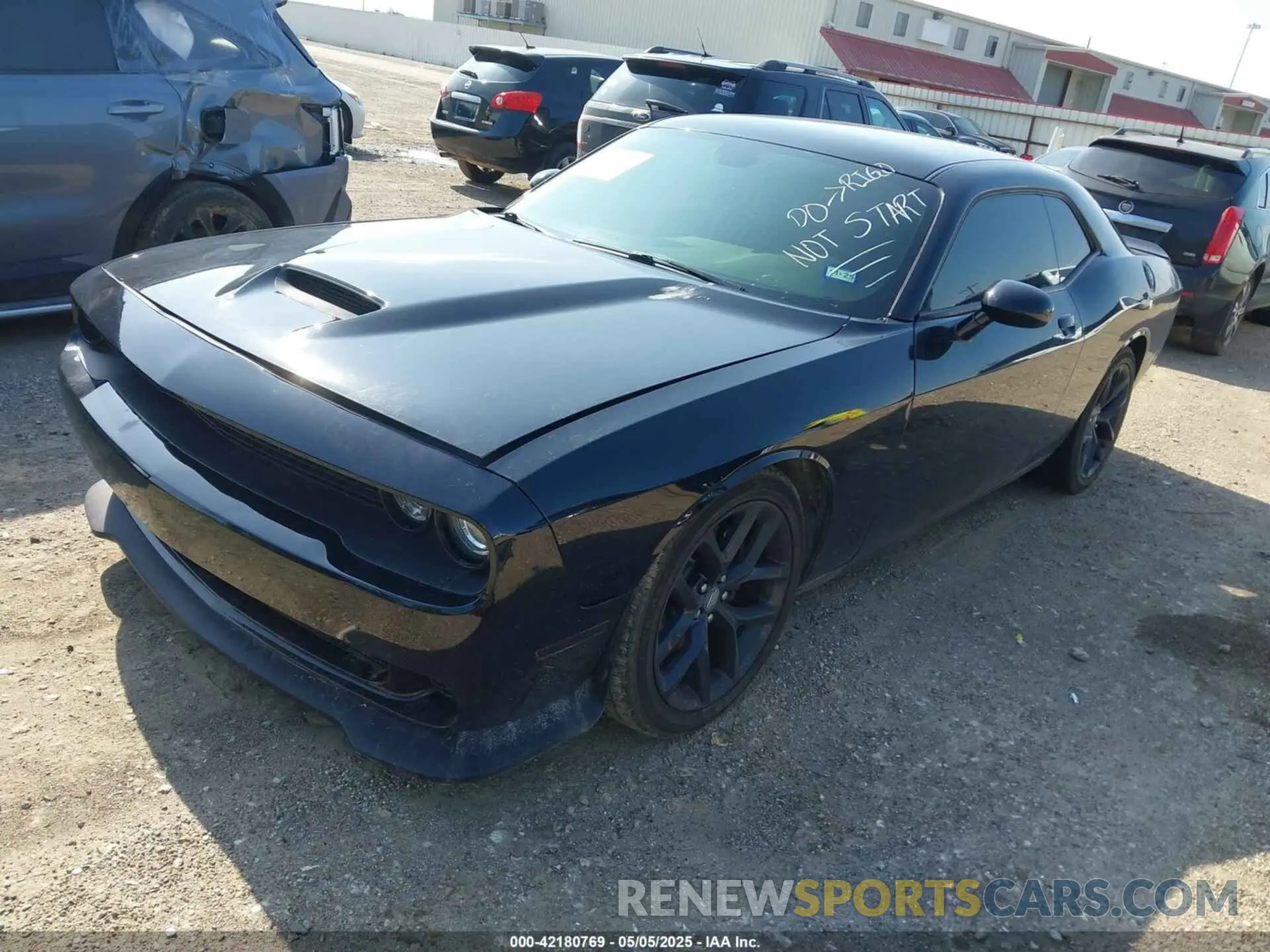 2 Фотография поврежденного автомобиля 2C3CDZBT6LH235939 DODGE CHALLENGER 2020