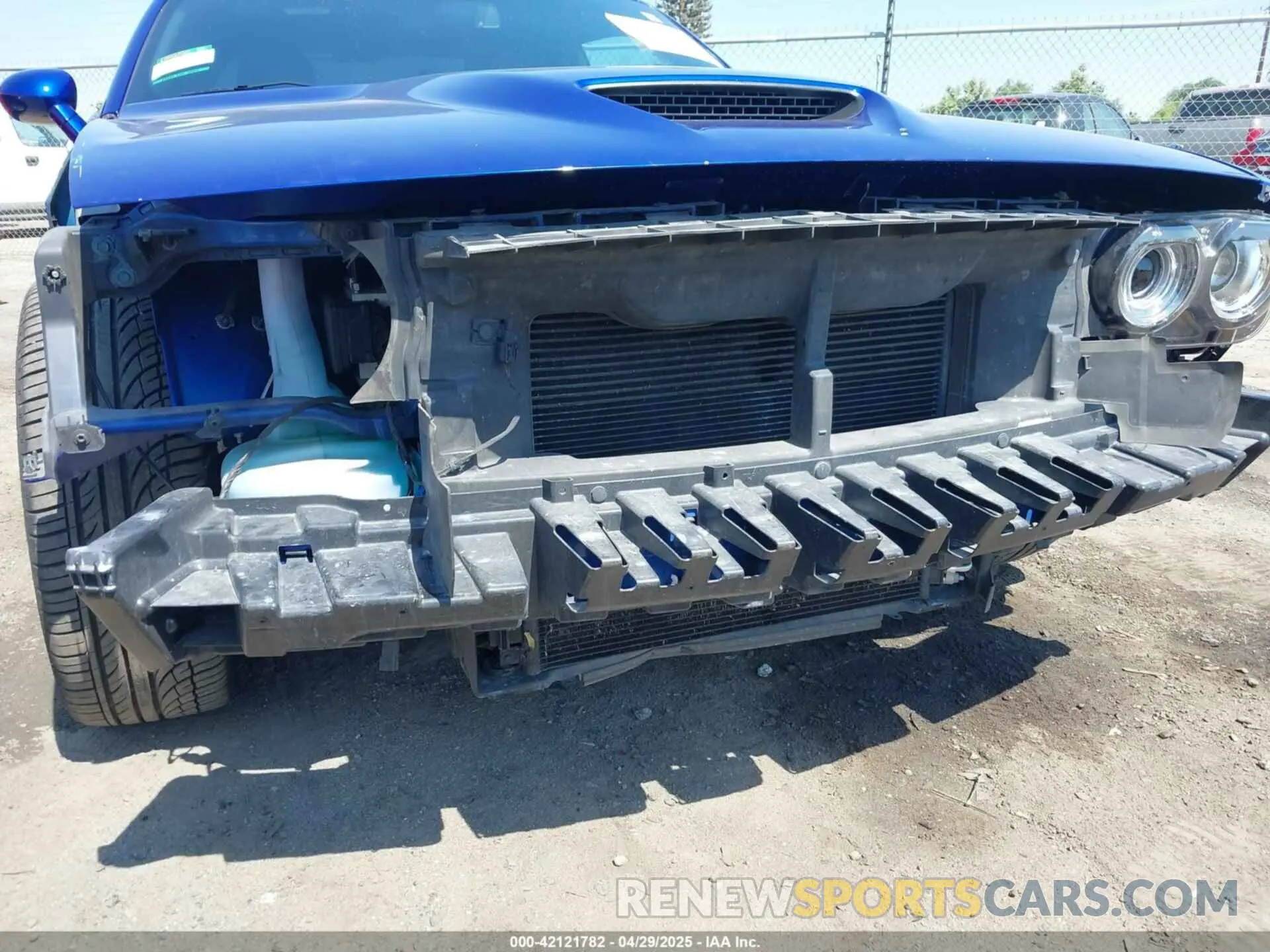 21 Photograph of a damaged car 2C3CDZBT7LH123277 DODGE CHALLENGER 2020
