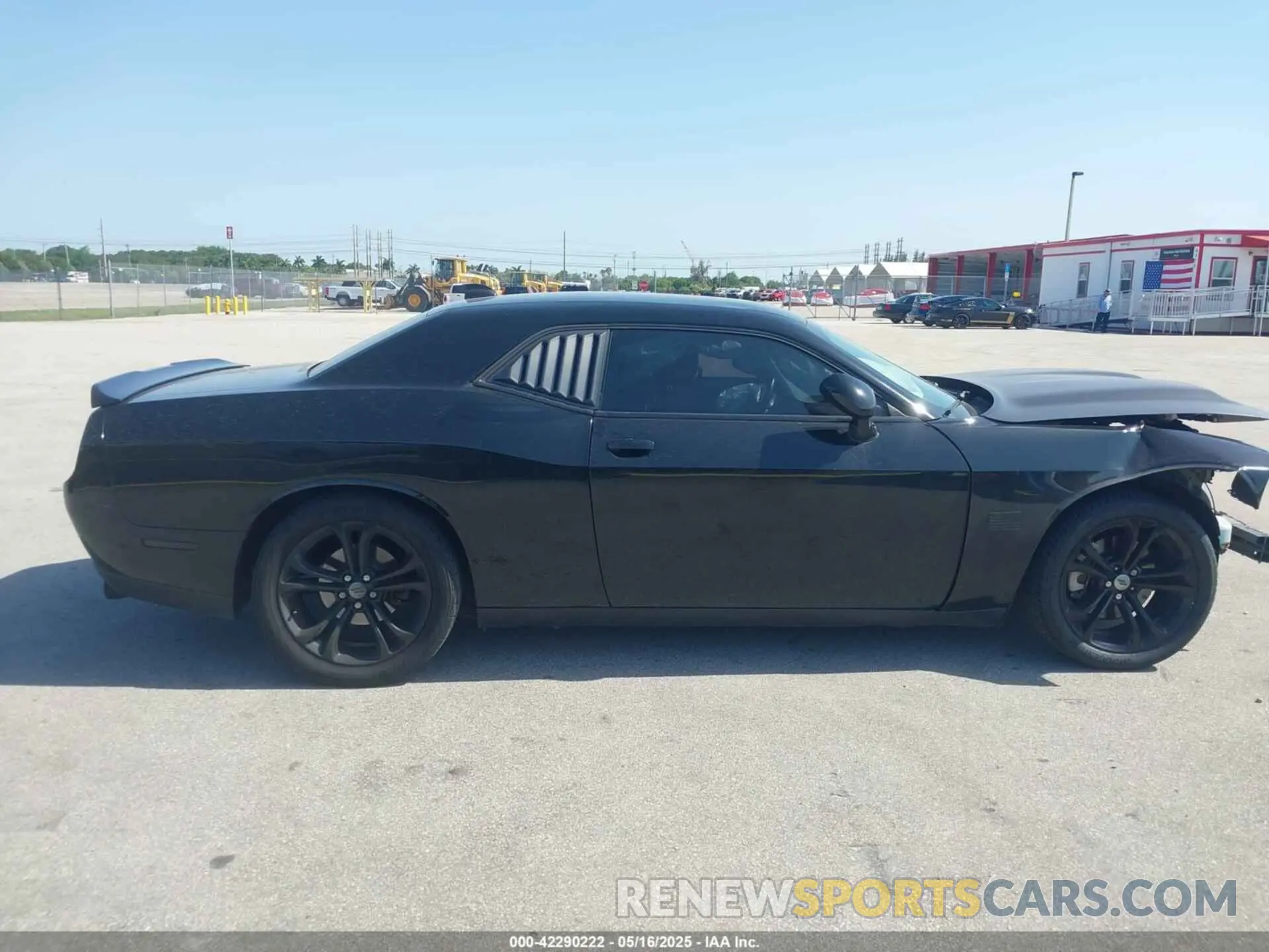 13 Photograph of a damaged car 2C3CDZBT7LH142752 DODGE CHALLENGER 2020