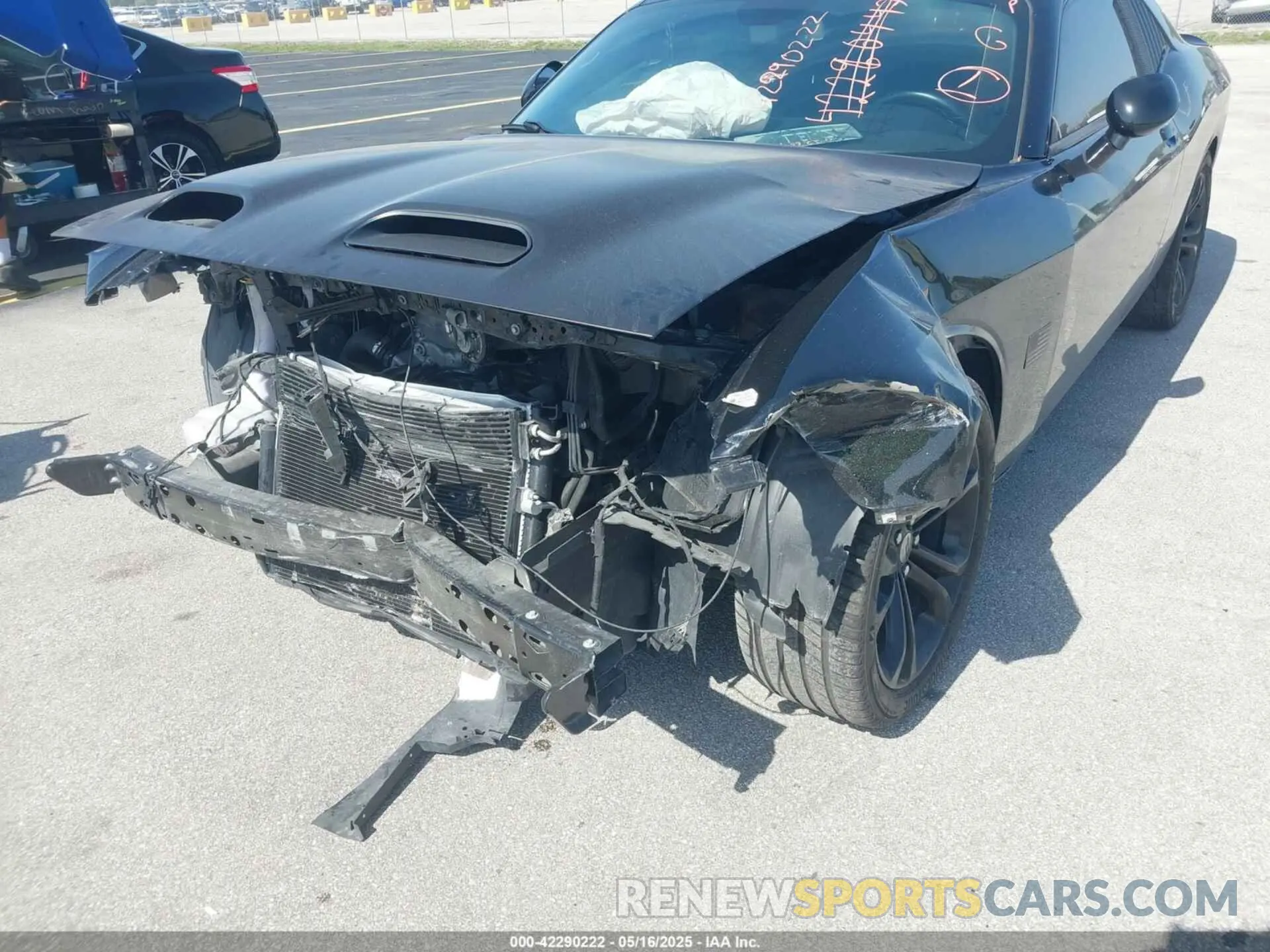 17 Photograph of a damaged car 2C3CDZBT7LH142752 DODGE CHALLENGER 2020