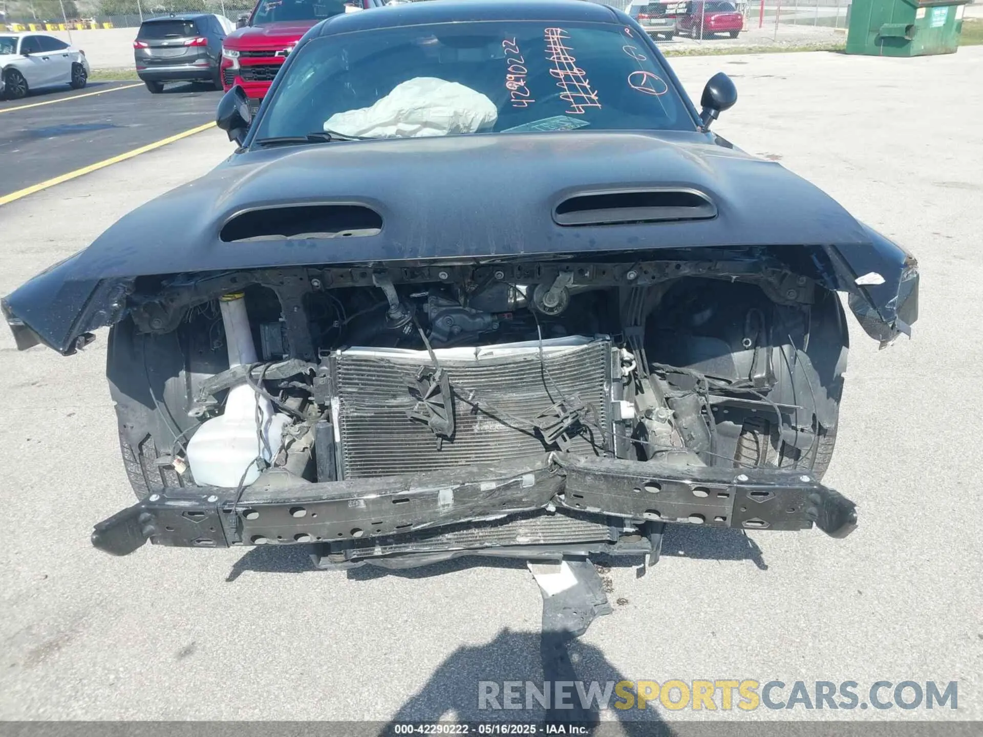 6 Photograph of a damaged car 2C3CDZBT7LH142752 DODGE CHALLENGER 2020