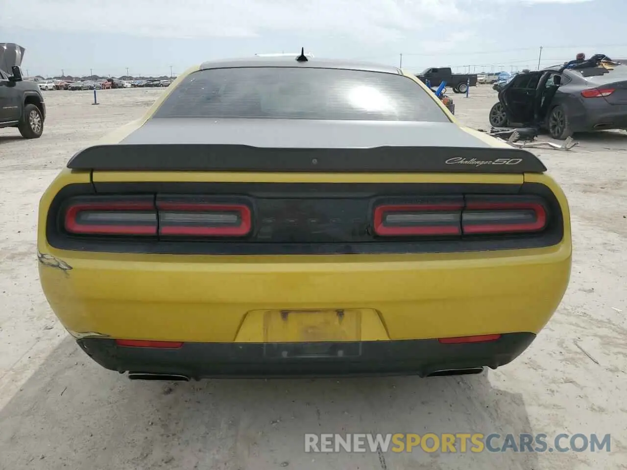 6 Photograph of a damaged car 2C3CDZBT7LH246383 DODGE CHALLENGER 2020
