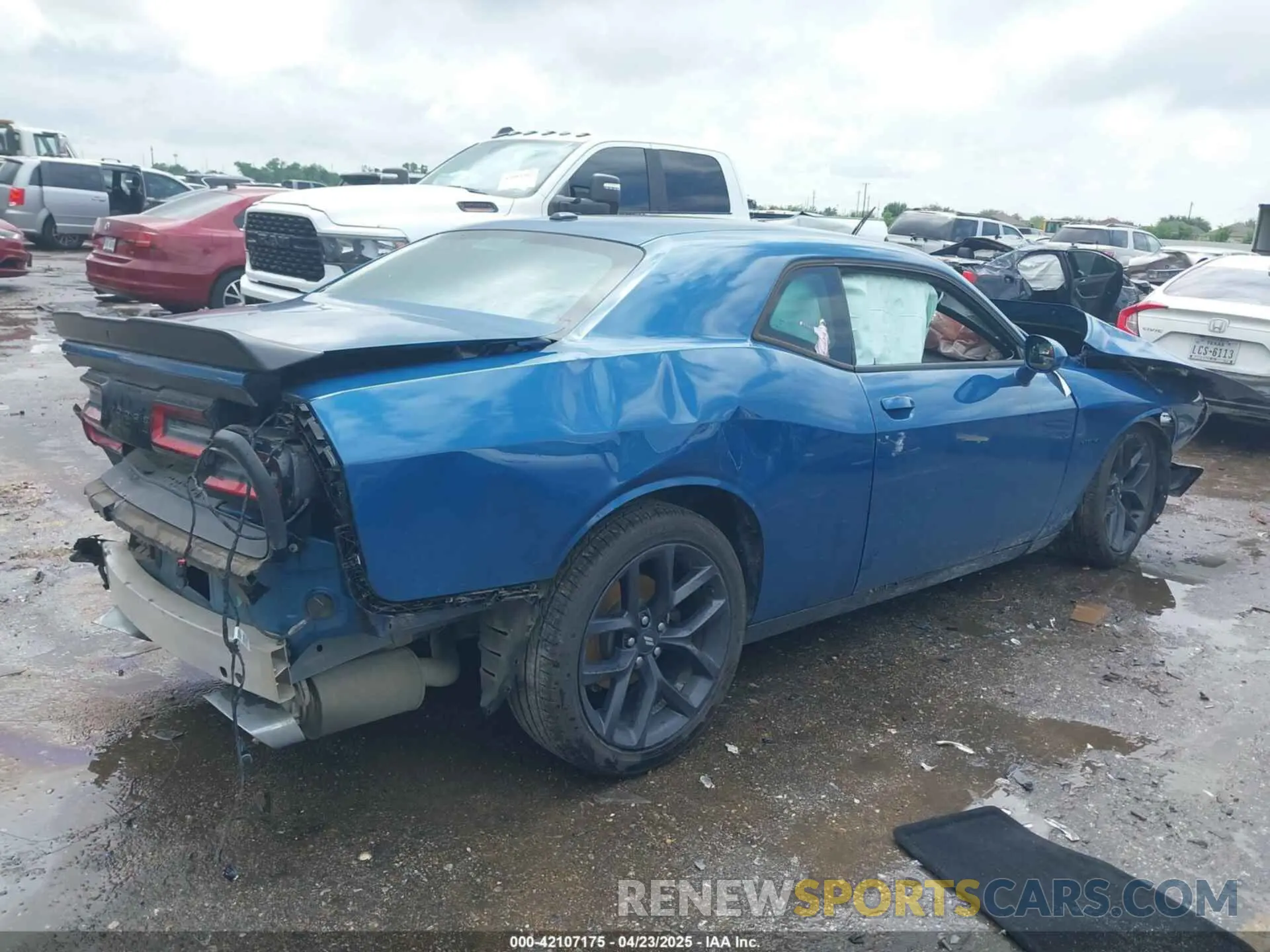 4 Фотография поврежденного автомобиля 2C3CDZBTXLH210848 DODGE CHALLENGER 2020