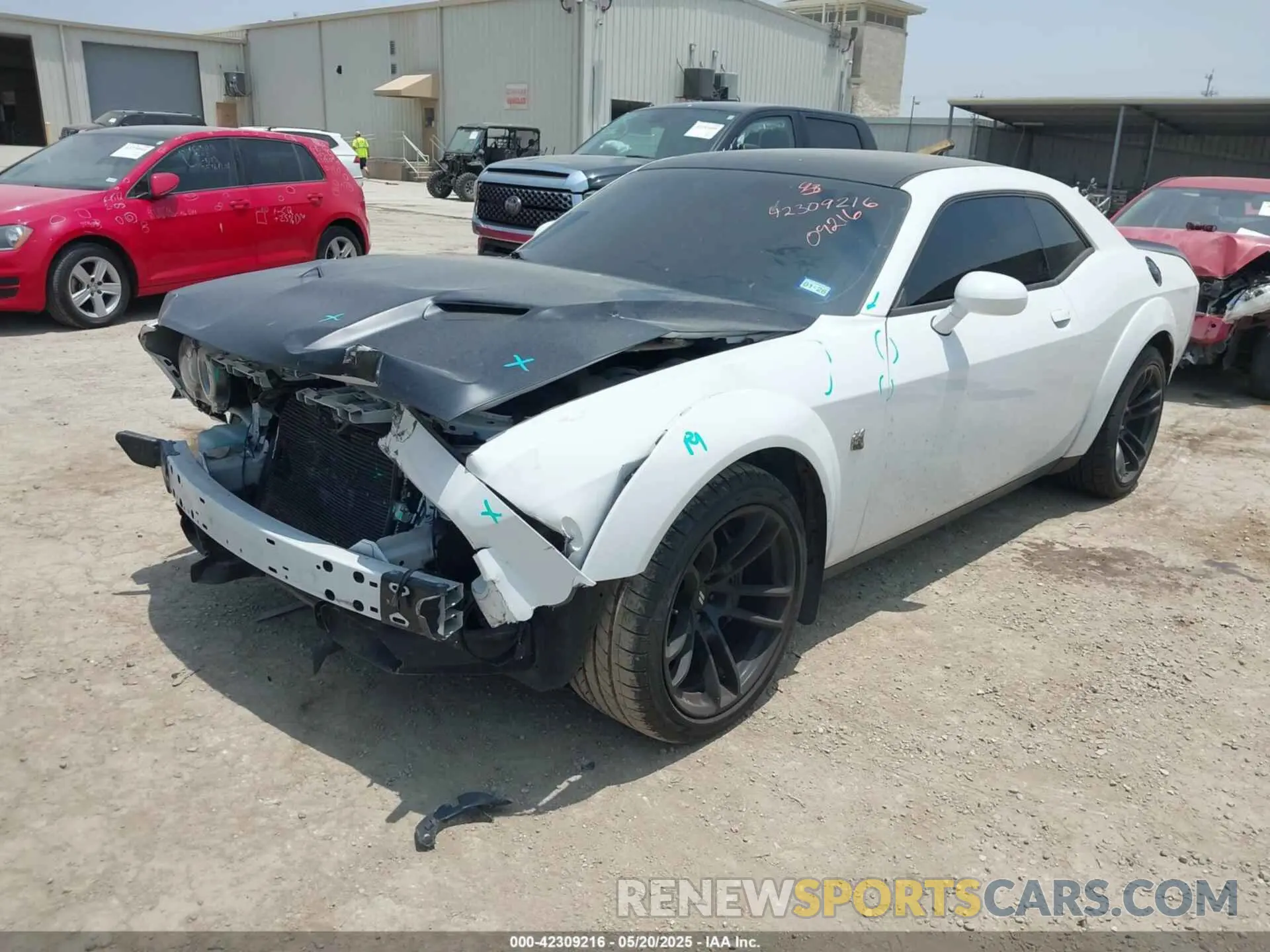 2 Photograph of a damaged car 2C3CDZFJ0LH203724 DODGE CHALLENGER 2020