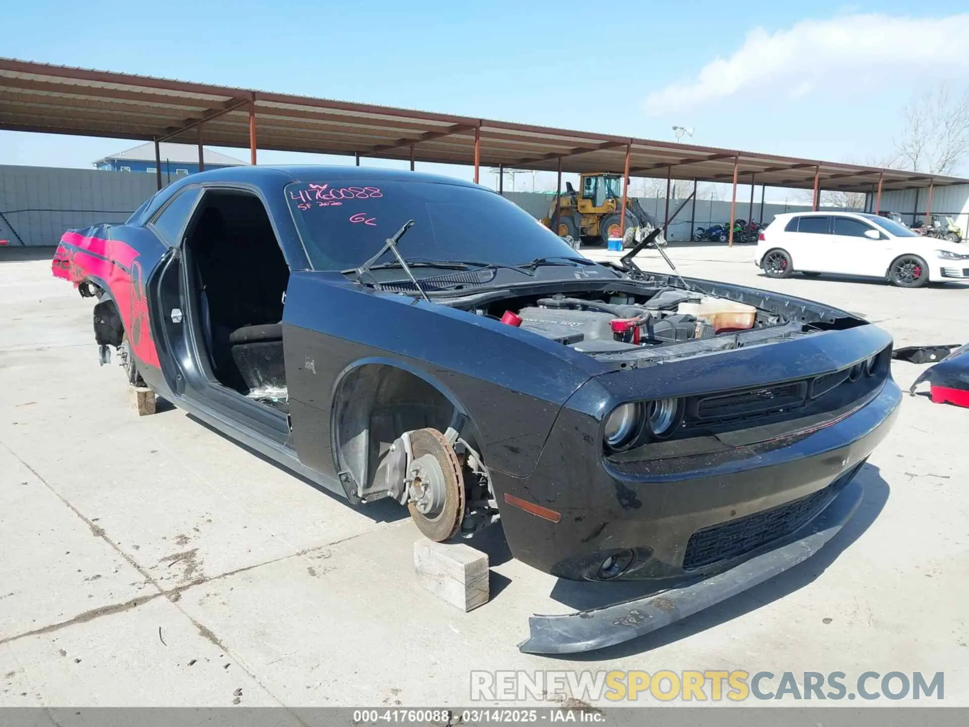 1 Фотография поврежденного автомобиля 2C3CDZFJ0LH236674 DODGE CHALLENGER 2020