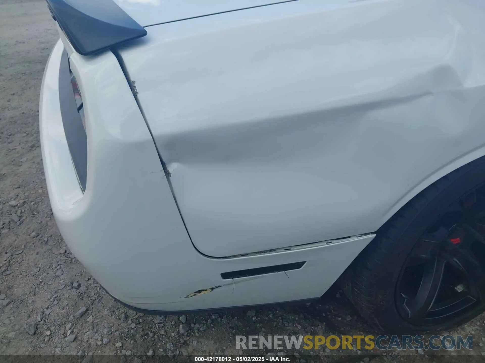 20 Photograph of a damaged car 2C3CDZFJ1LH117418 DODGE CHALLENGER 2020