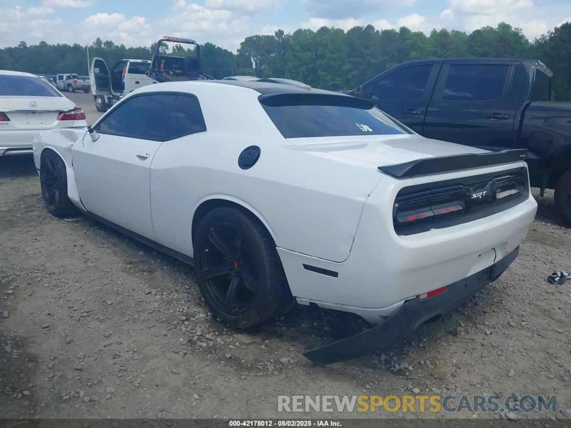 3 Photograph of a damaged car 2C3CDZFJ1LH117418 DODGE CHALLENGER 2020