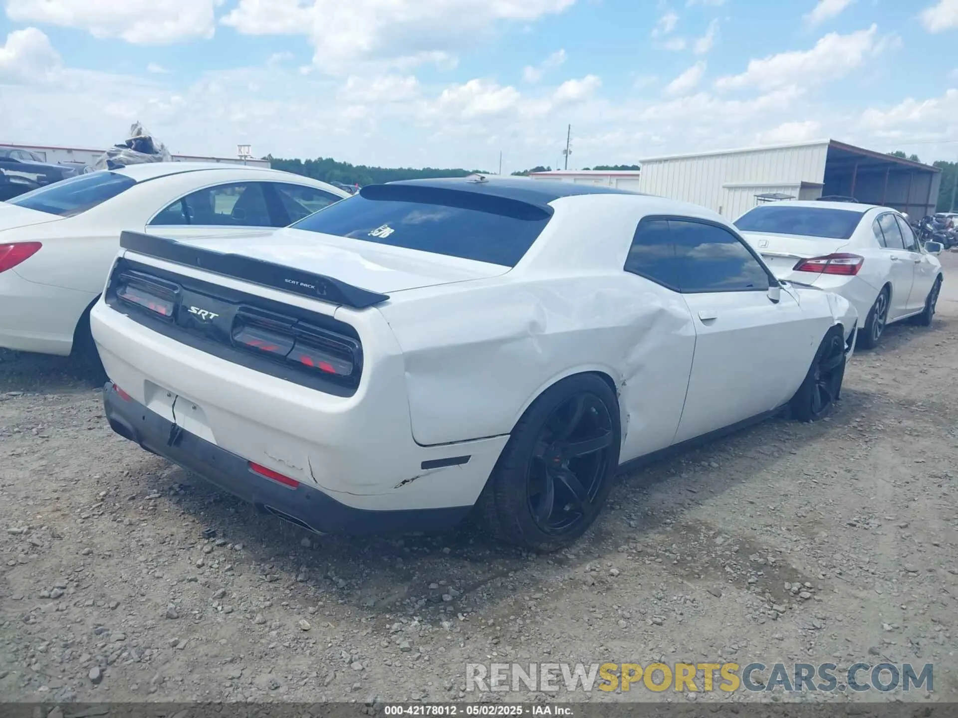 4 Photograph of a damaged car 2C3CDZFJ1LH117418 DODGE CHALLENGER 2020