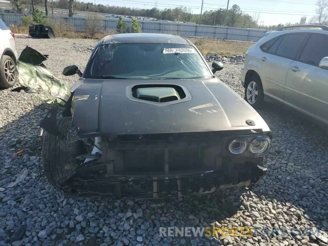 5 Photograph of a damaged car 2C3CDZFJ1LH203411 DODGE CHALLENGER 2020