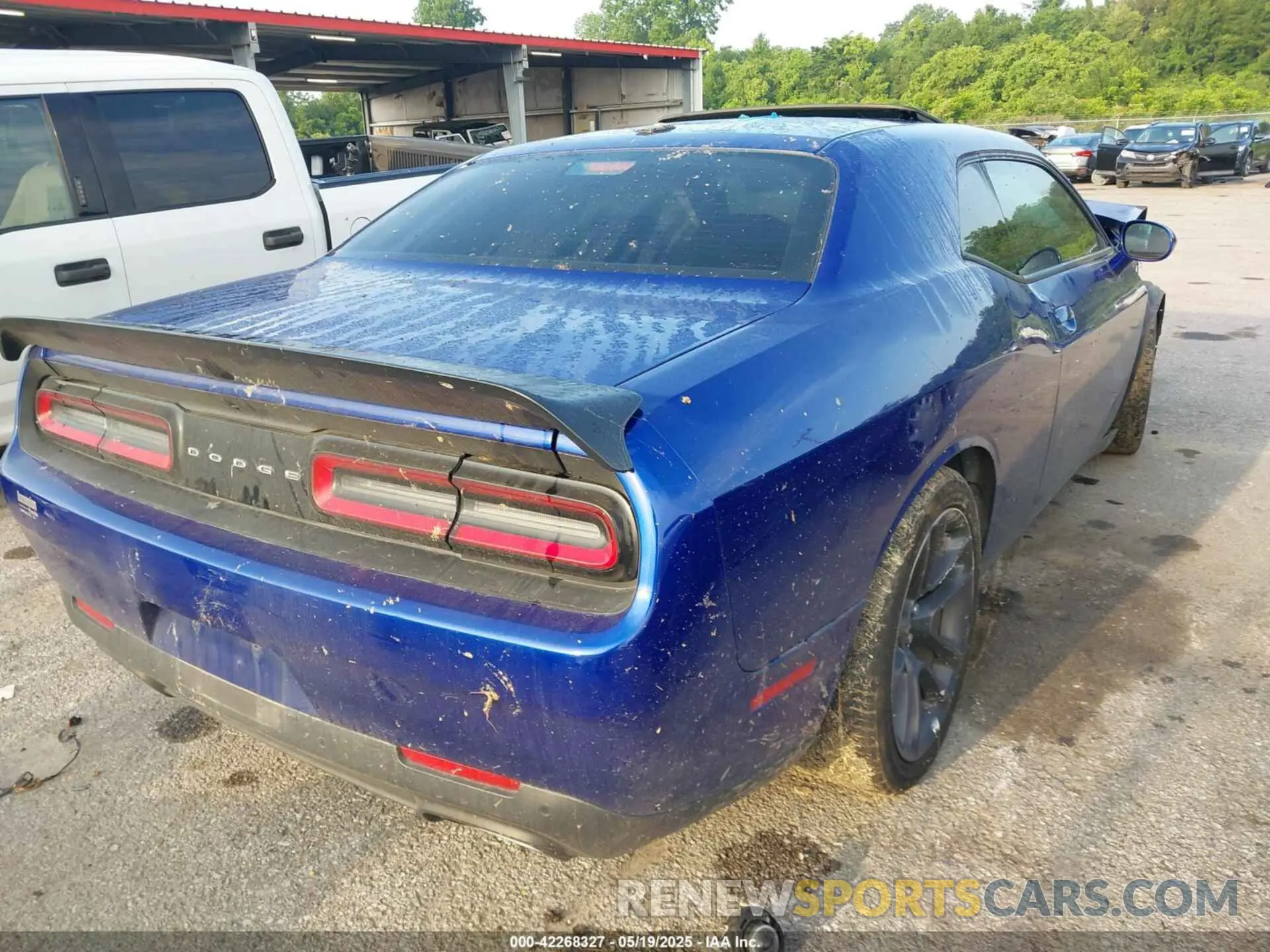 4 Photograph of a damaged car 2C3CDZFJ4LH117493 DODGE CHALLENGER 2020