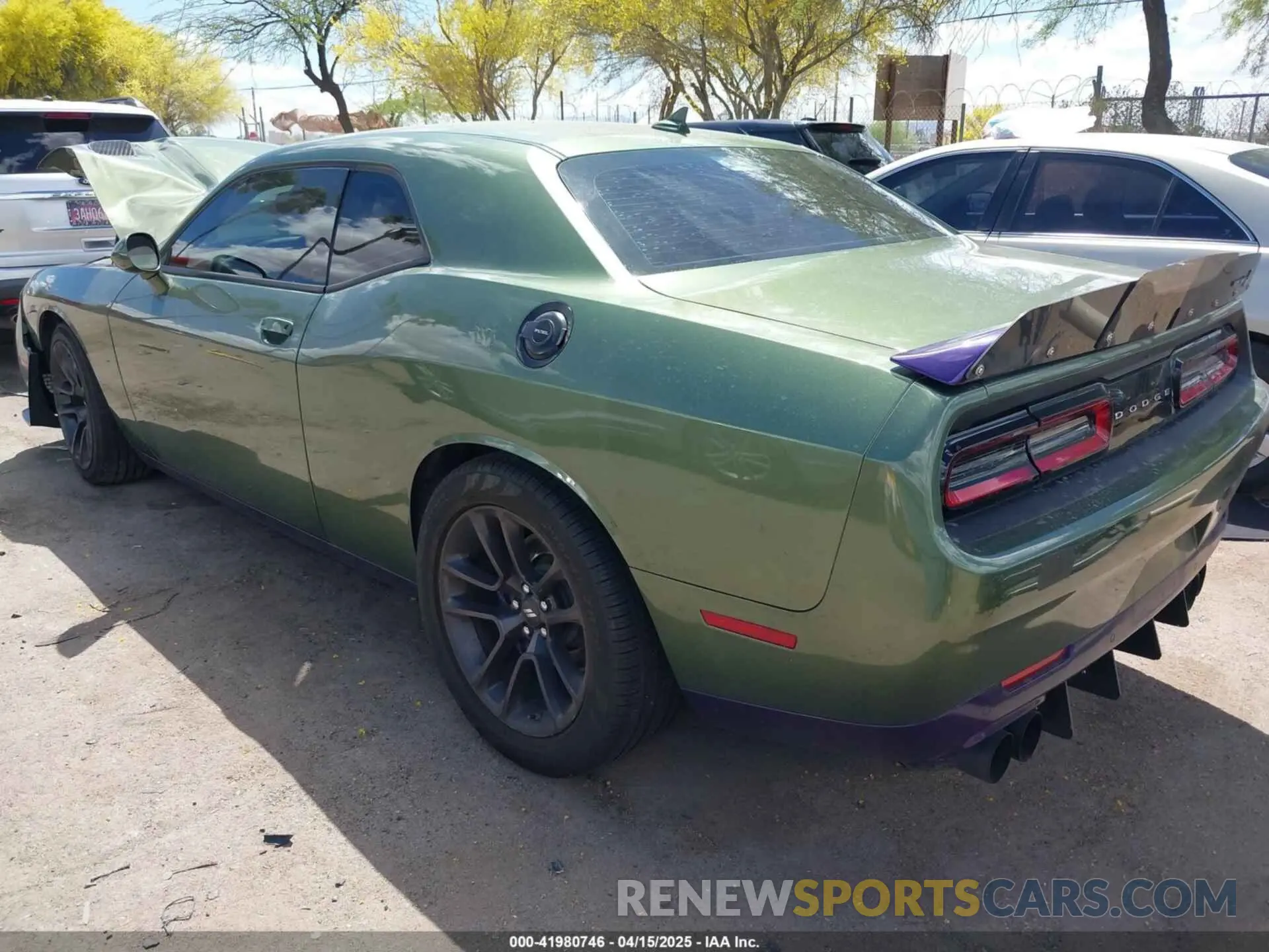 3 Photograph of a damaged car 2C3CDZFJ4LH156844 DODGE CHALLENGER 2020