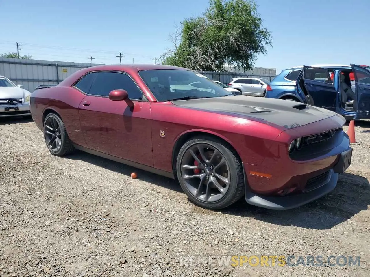 4 Photograph of a damaged car 2C3CDZFJ5LH132648 DODGE CHALLENGER 2020