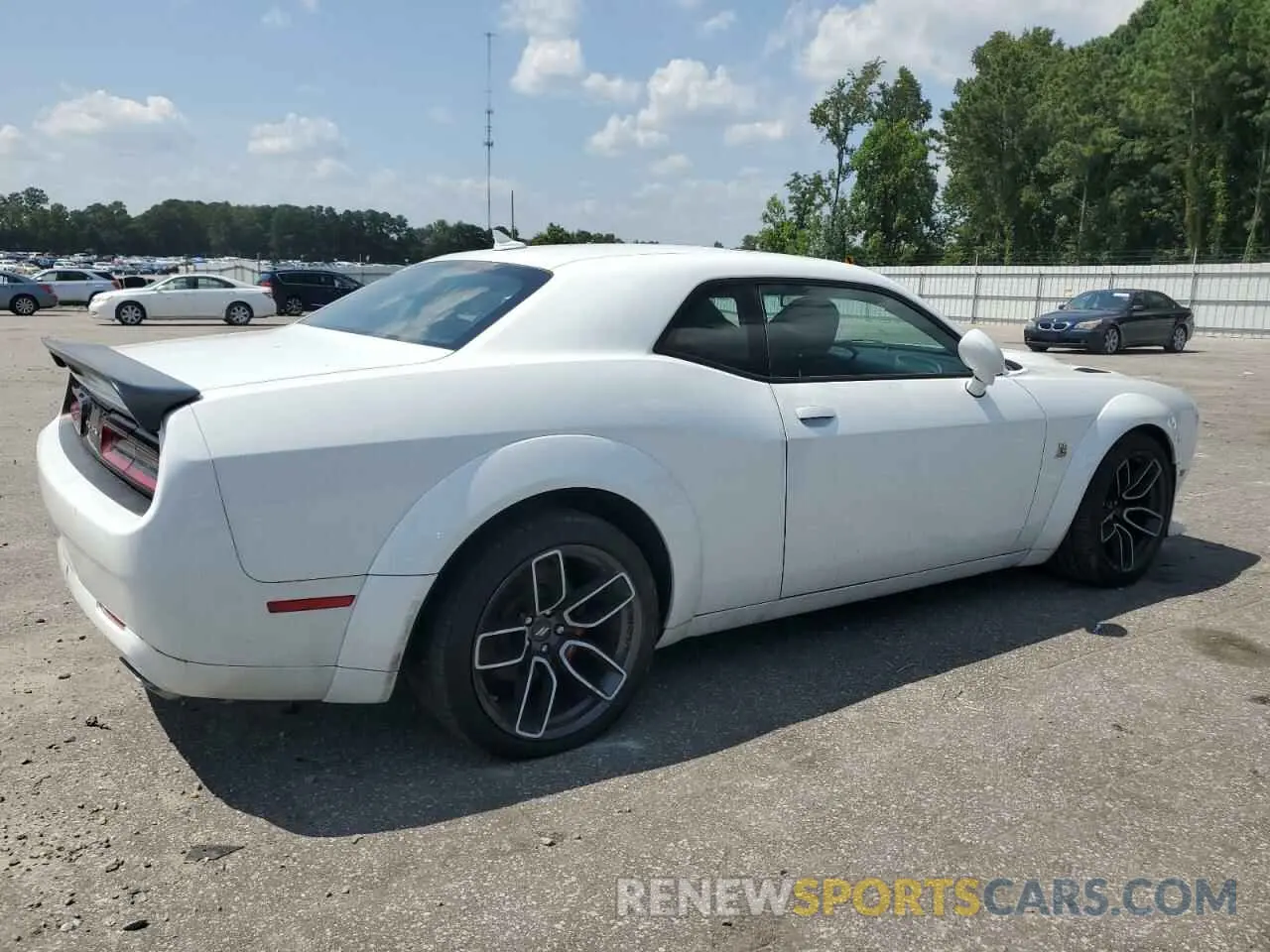 3 Photograph of a damaged car 2C3CDZFJ6LH194205 DODGE CHALLENGER 2020