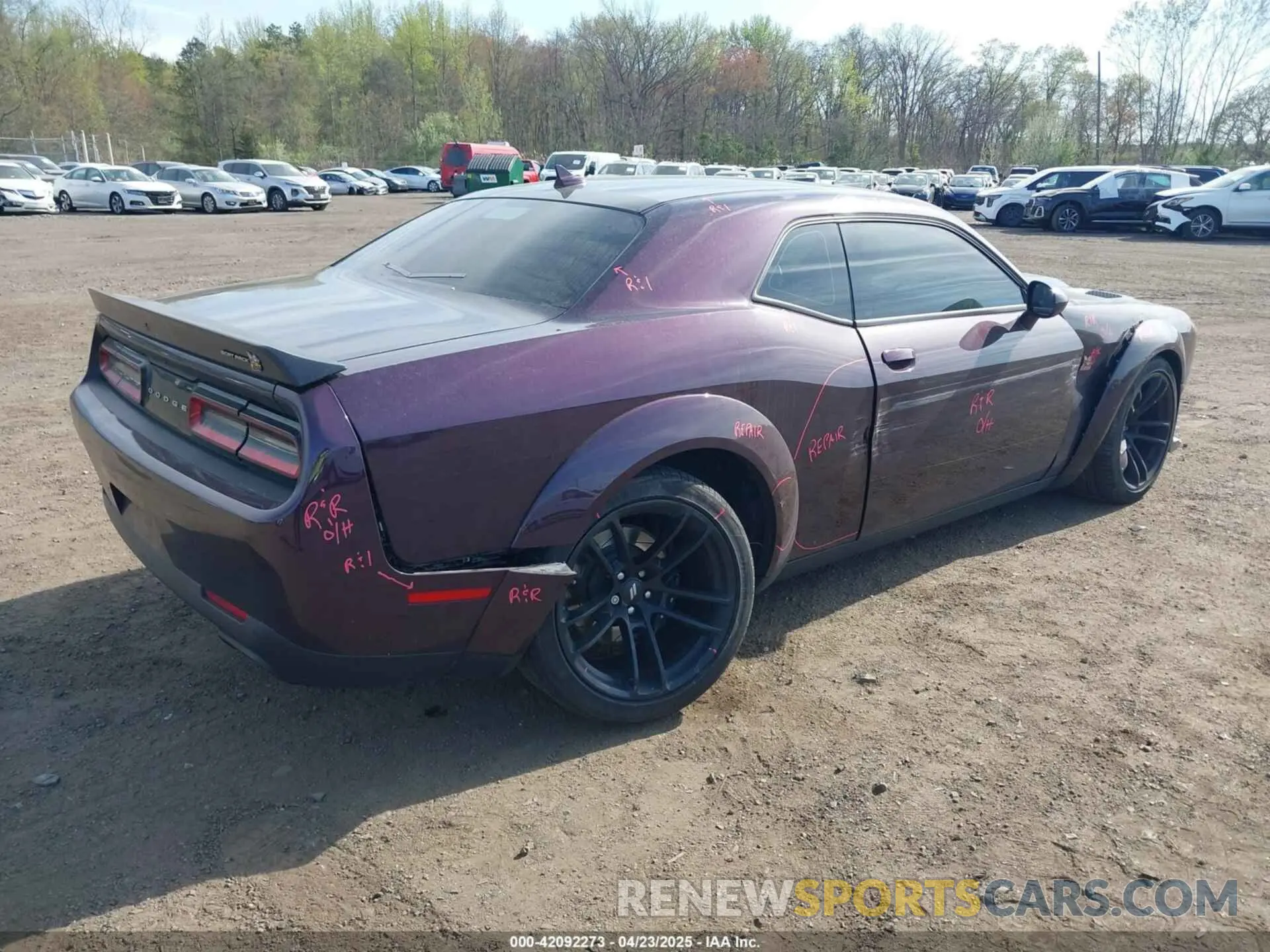 4 Photograph of a damaged car 2C3CDZFJ8LH222764 DODGE CHALLENGER 2020