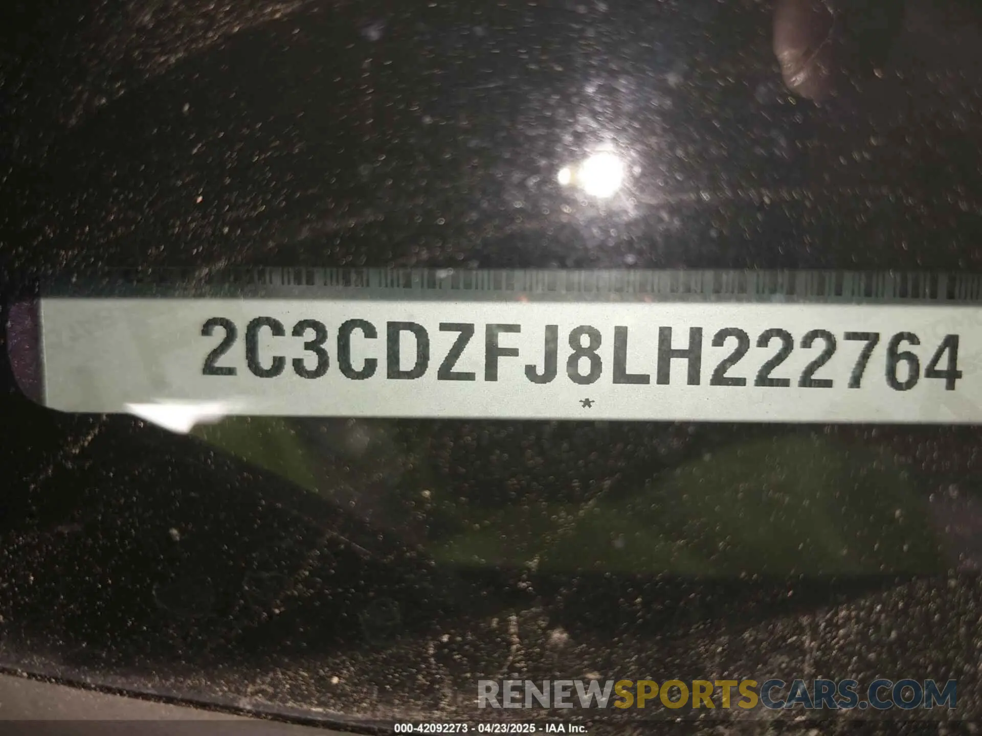 9 Photograph of a damaged car 2C3CDZFJ8LH222764 DODGE CHALLENGER 2020