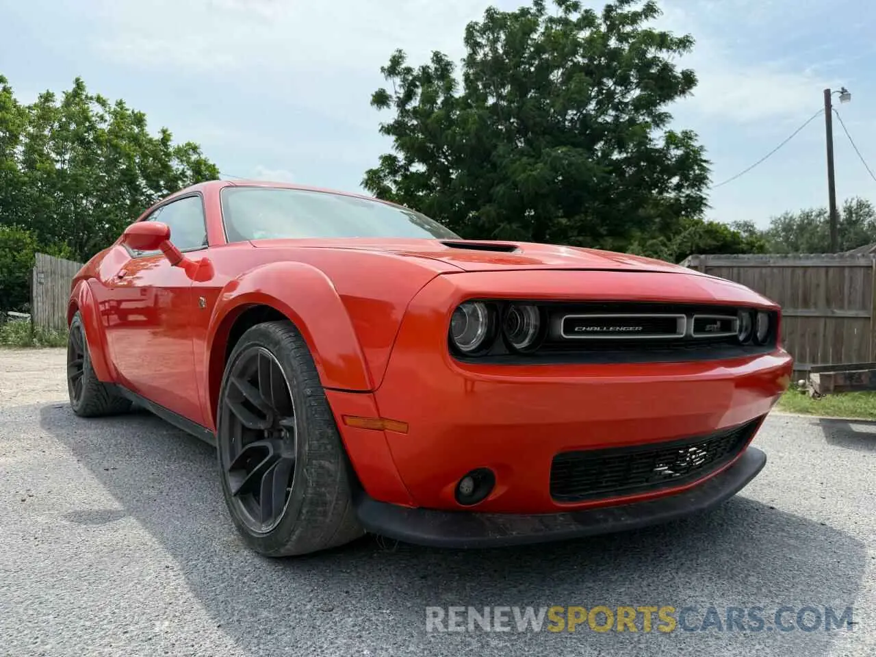 1 Photograph of a damaged car 2C3CDZFJ8LH236079 DODGE CHALLENGER 2020