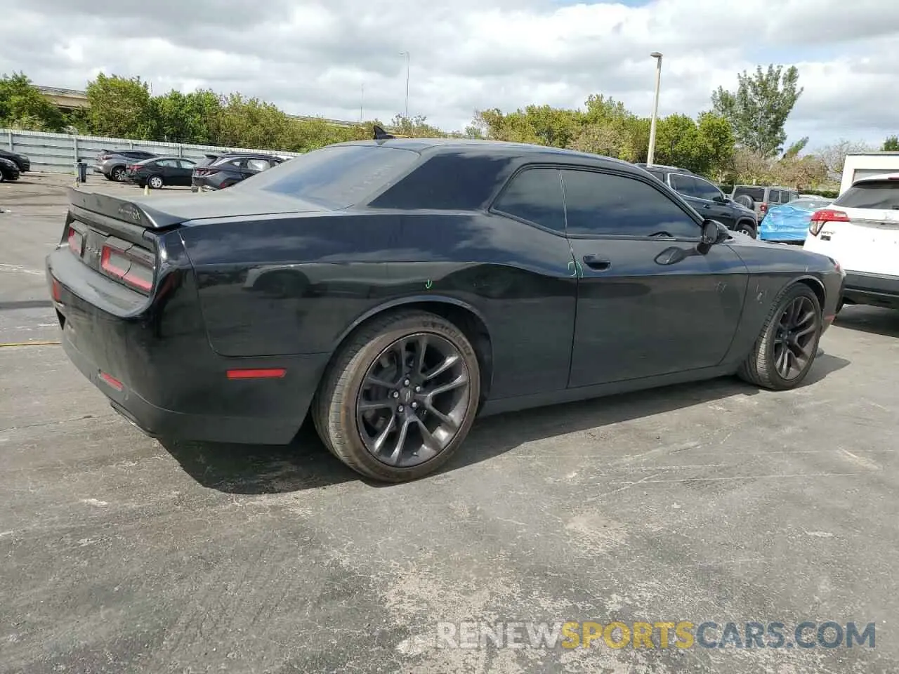 3 Фотография поврежденного автомобиля 2C3CDZFJXLH123329 DODGE CHALLENGER 2020