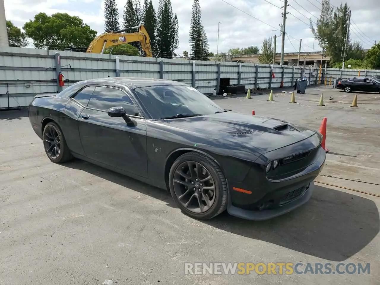 4 Фотография поврежденного автомобиля 2C3CDZFJXLH123329 DODGE CHALLENGER 2020
