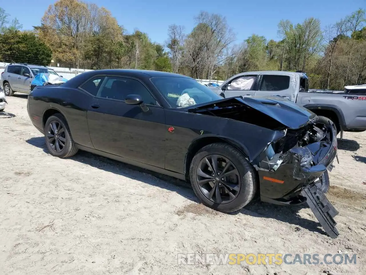 4 Photograph of a damaged car 2C3CDZGG9LH110851 DODGE CHALLENGER 2020