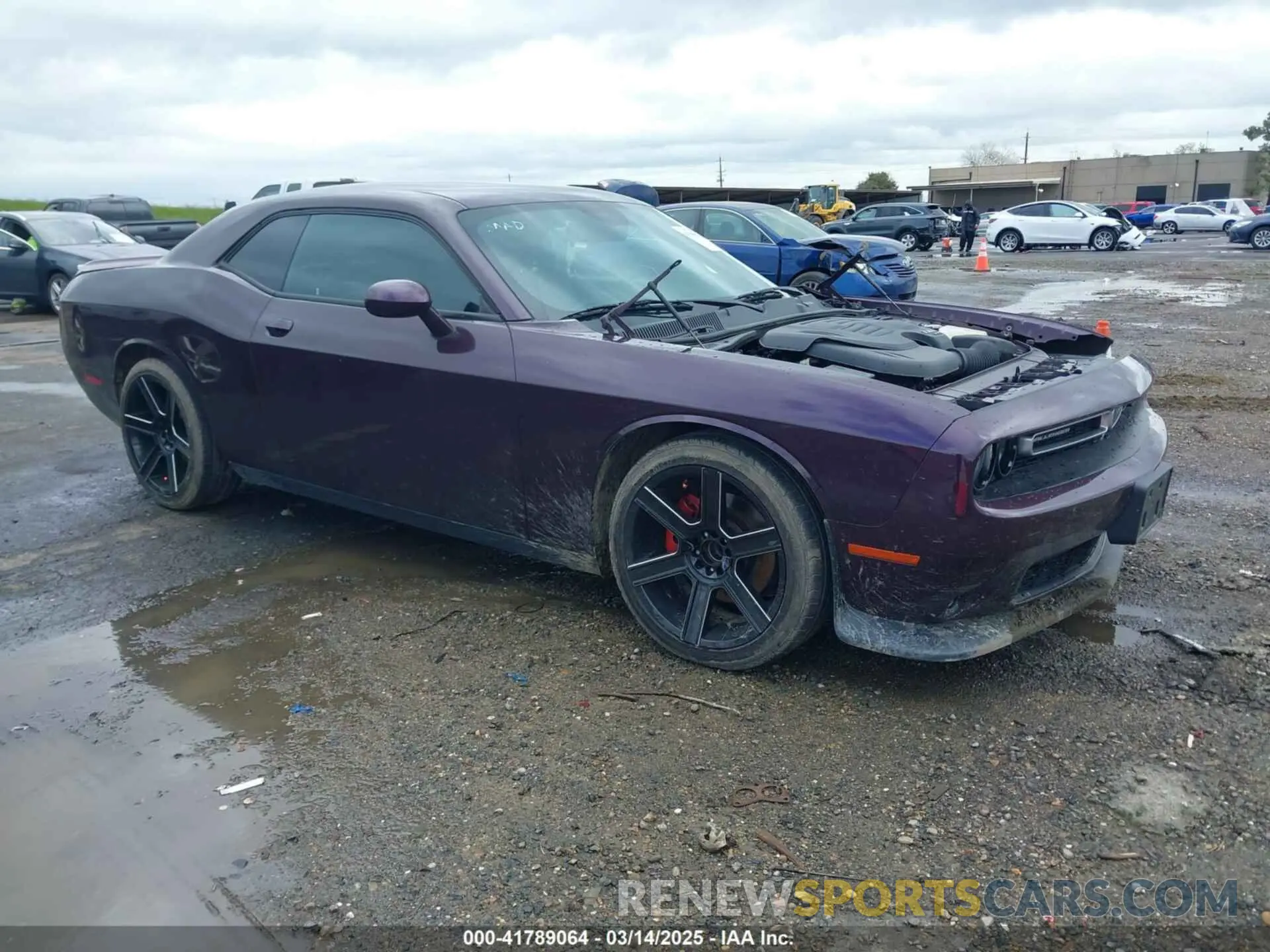 1 Photograph of a damaged car 2C3CDZJG5LH236715 DODGE CHALLENGER 2020