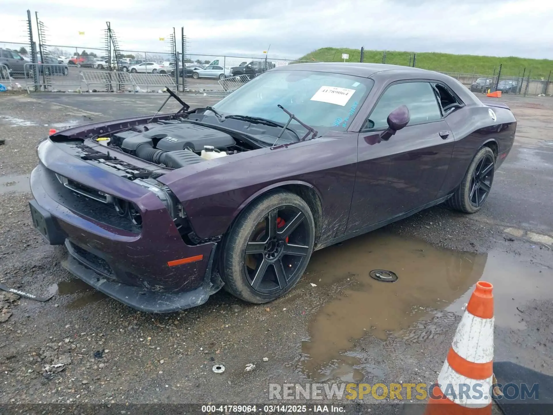 2 Photograph of a damaged car 2C3CDZJG5LH236715 DODGE CHALLENGER 2020