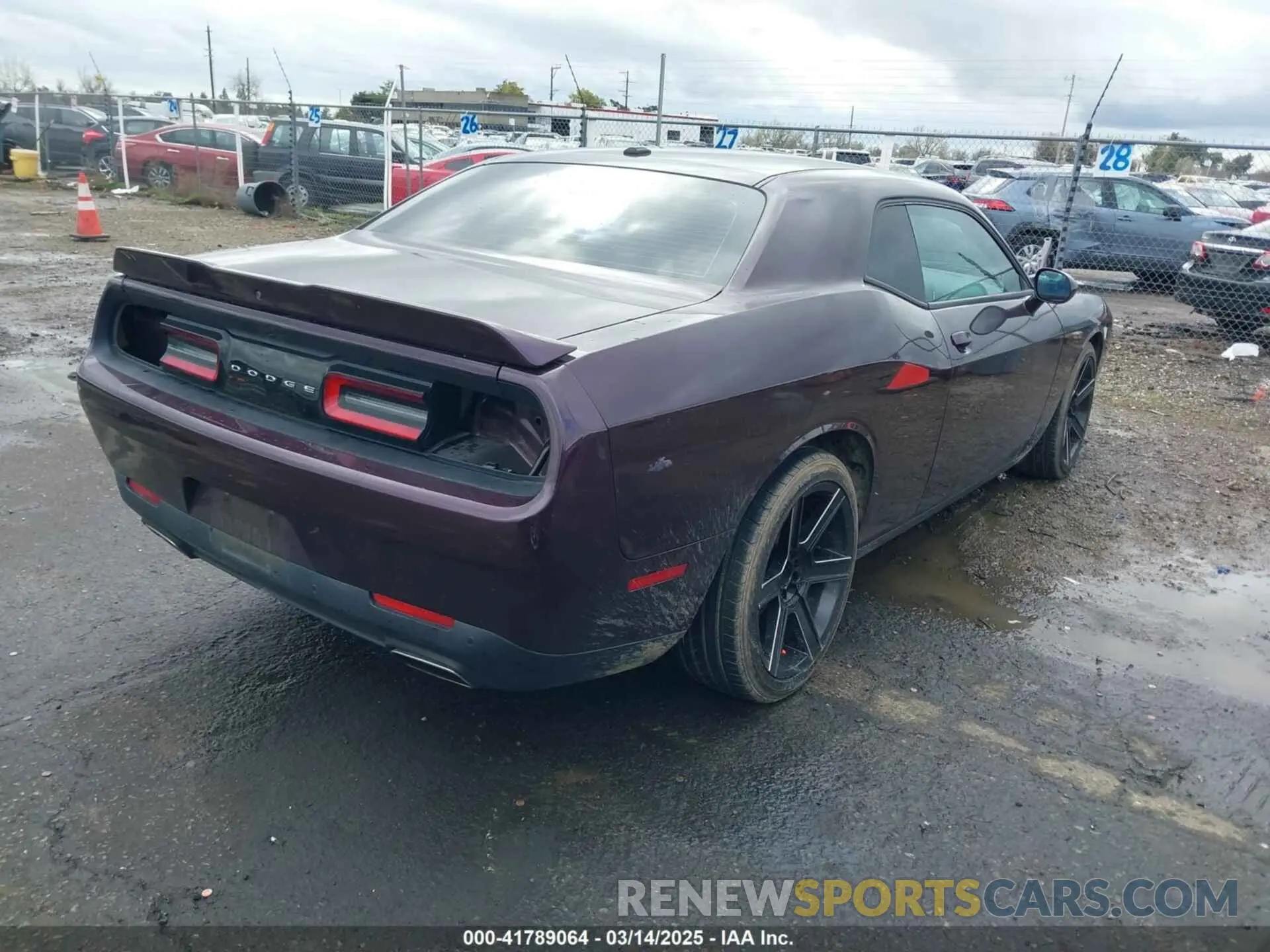 4 Photograph of a damaged car 2C3CDZJG5LH236715 DODGE CHALLENGER 2020
