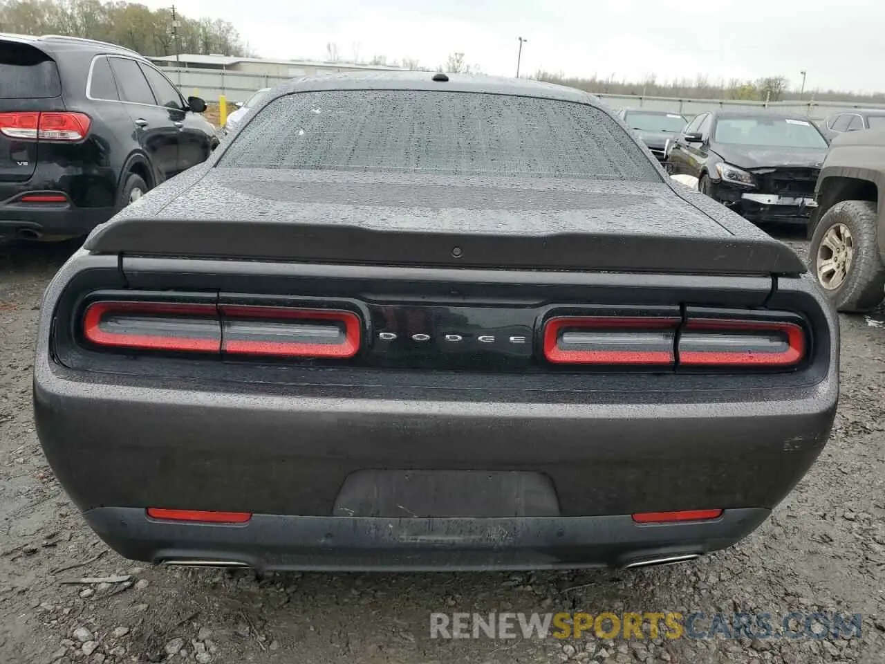 6 Photograph of a damaged car 2C3CDZJG6LH112873 DODGE CHALLENGER 2020
