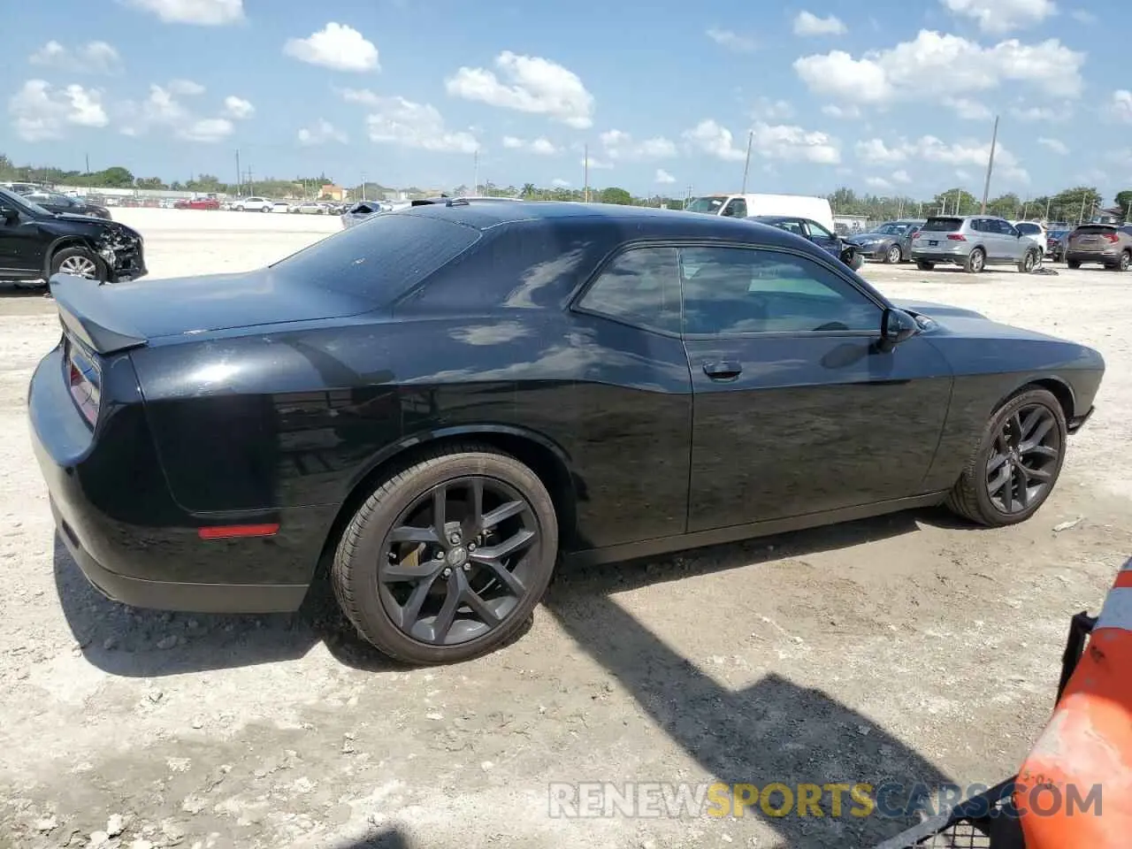 3 Photograph of a damaged car 2C3CDZJG6LH235654 DODGE CHALLENGER 2020