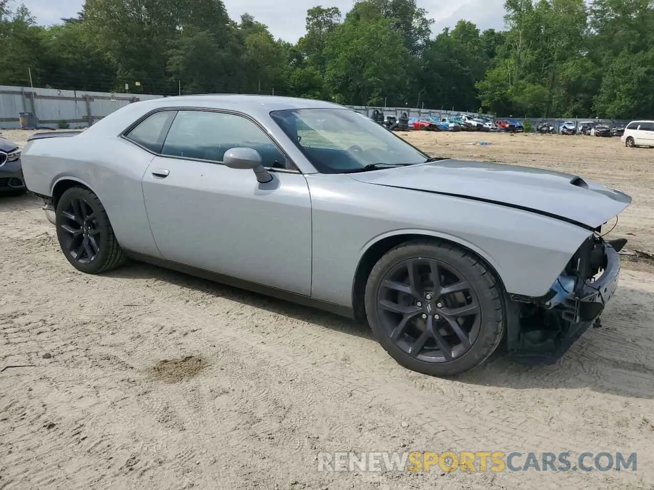 4 Photograph of a damaged car 2C3CDZJG8LH230679 DODGE CHALLENGER 2020