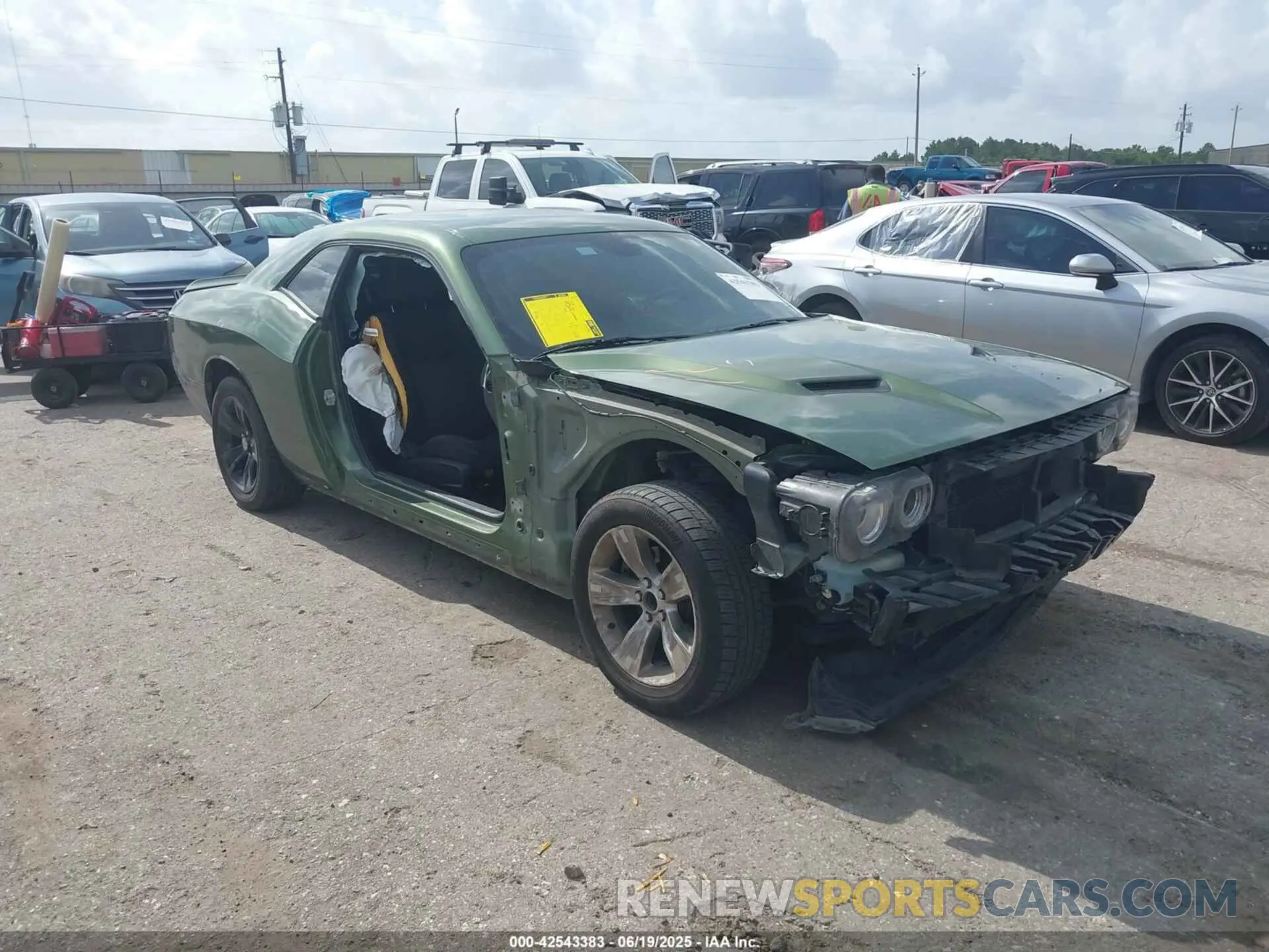 1 Photograph of a damaged car 2C3CDZAG1MH520988 DODGE CHALLENGER 2021