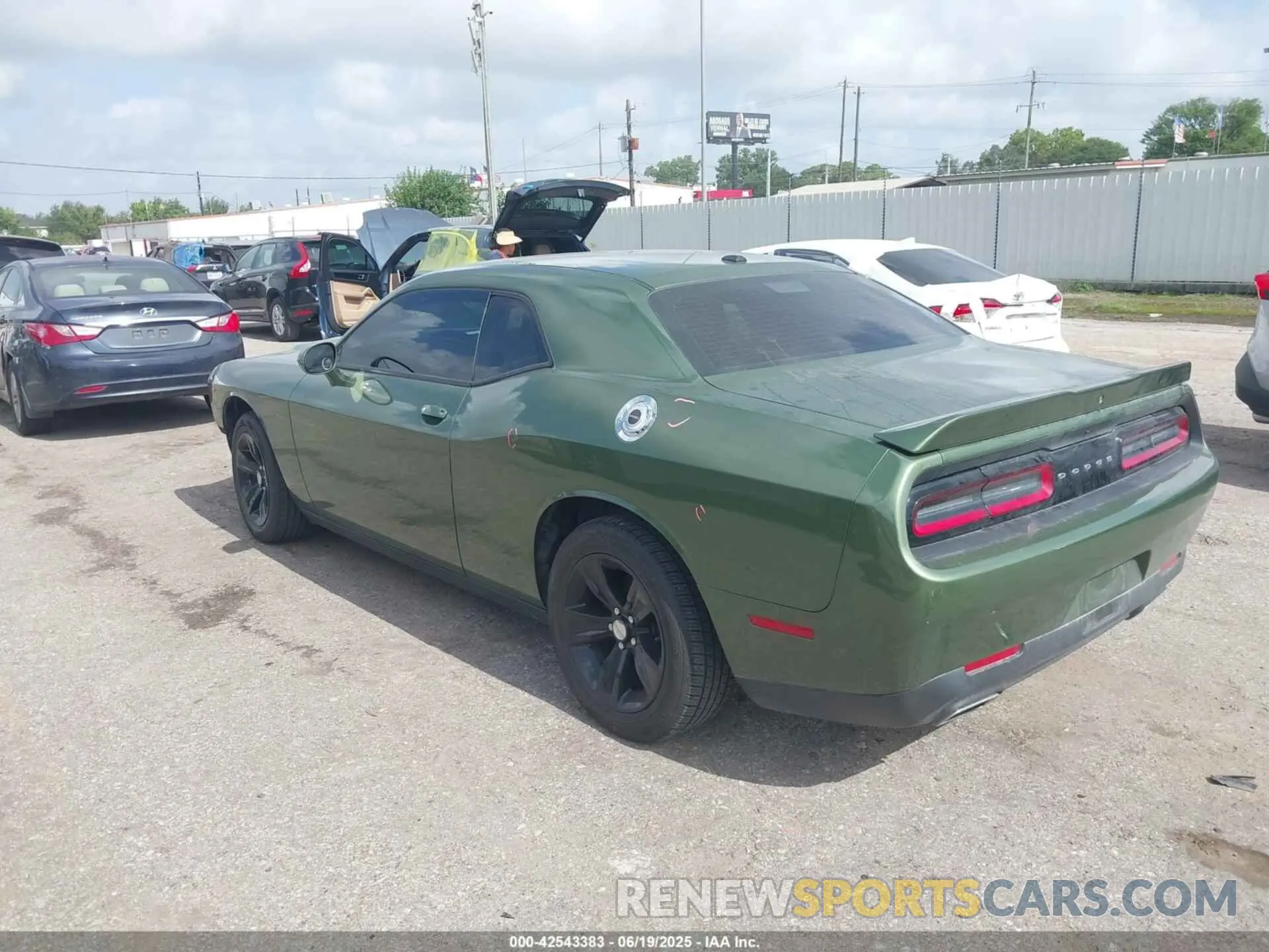 3 Photograph of a damaged car 2C3CDZAG1MH520988 DODGE CHALLENGER 2021