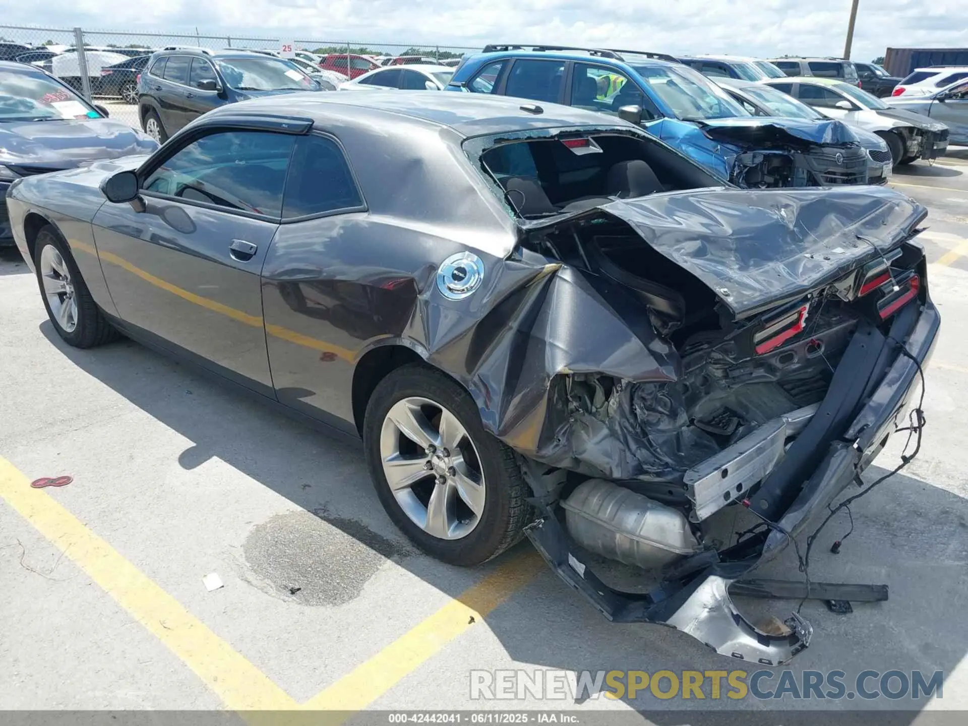 19 Photograph of a damaged car 2C3CDZAG2MH627290 DODGE CHALLENGER 2021