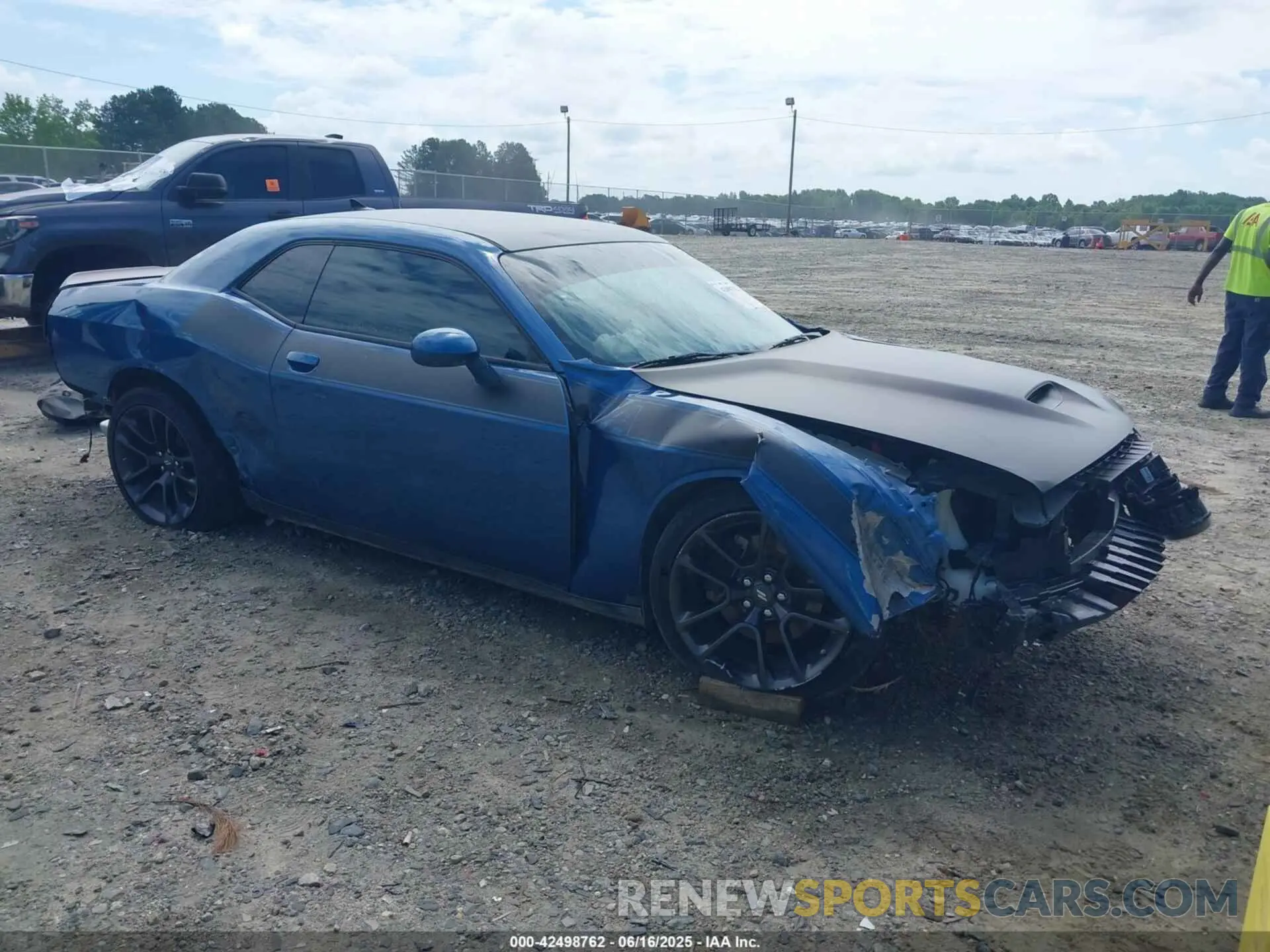 1 Photograph of a damaged car 2C3CDZBT0MH510707 DODGE CHALLENGER 2021