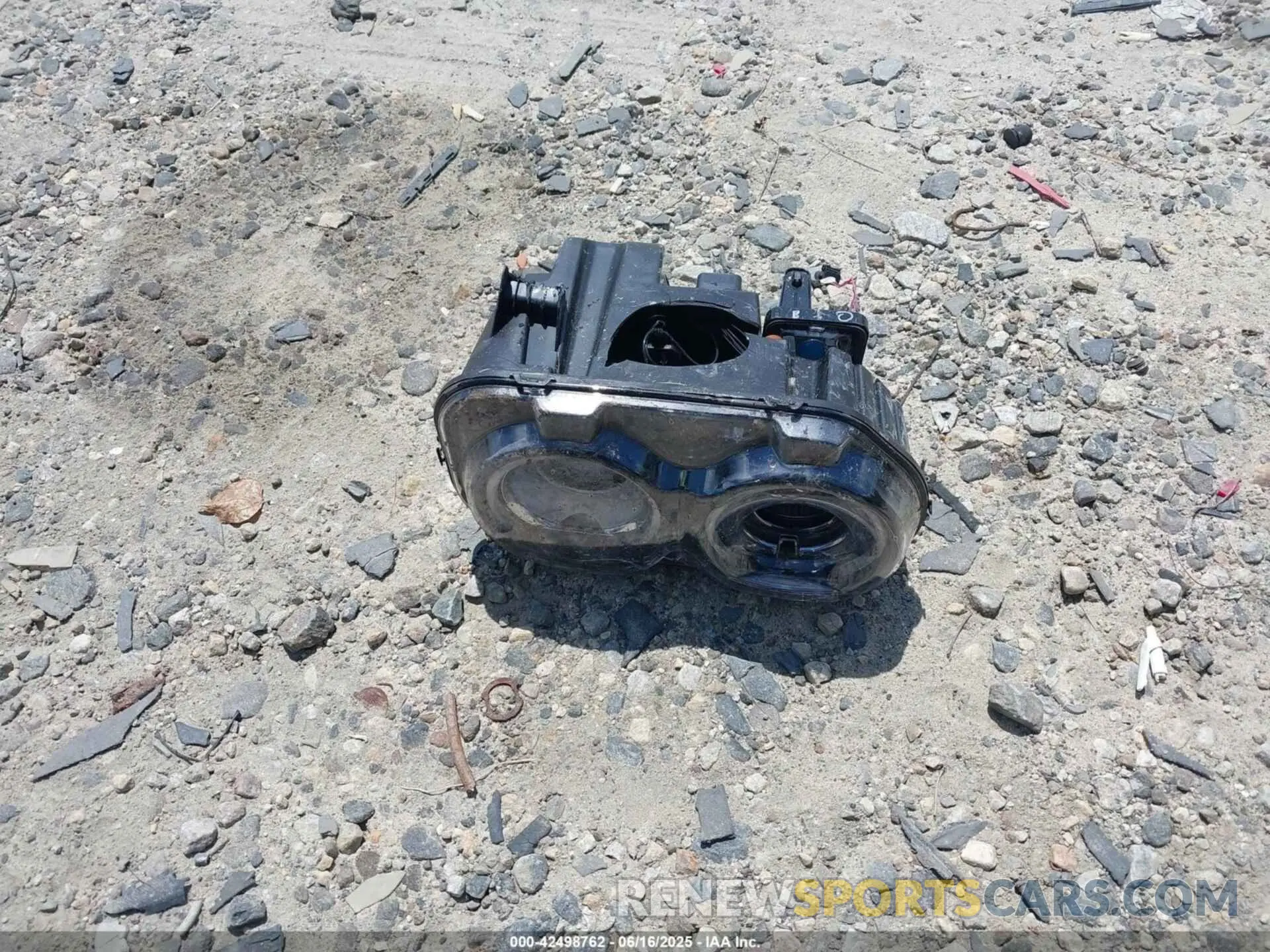 12 Photograph of a damaged car 2C3CDZBT0MH510707 DODGE CHALLENGER 2021