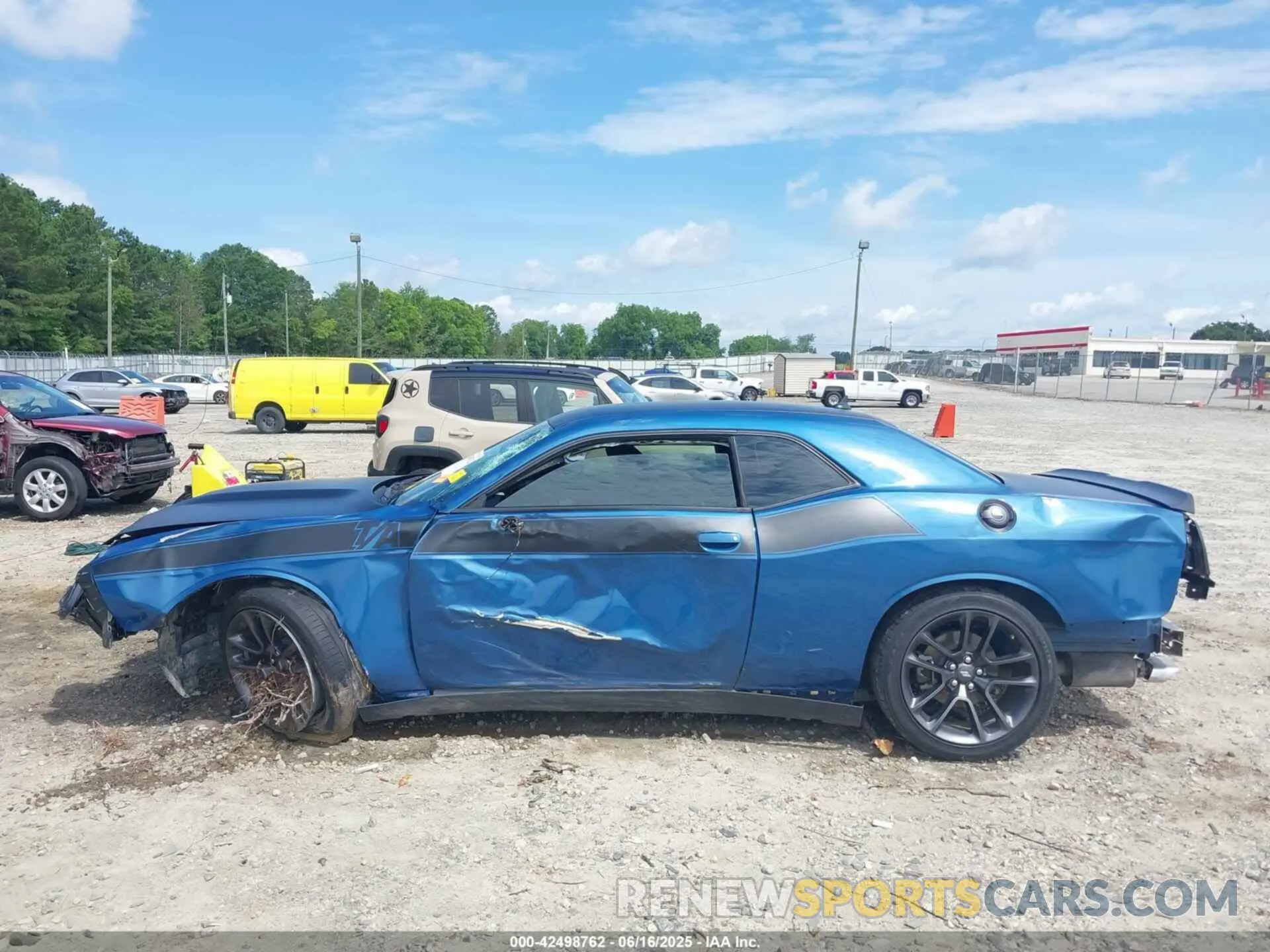 15 Photograph of a damaged car 2C3CDZBT0MH510707 DODGE CHALLENGER 2021