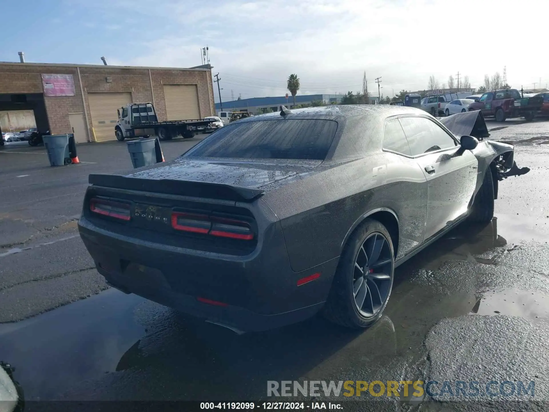 4 Photograph of a damaged car 2C3CDZBT1MH560306 DODGE CHALLENGER 2021
